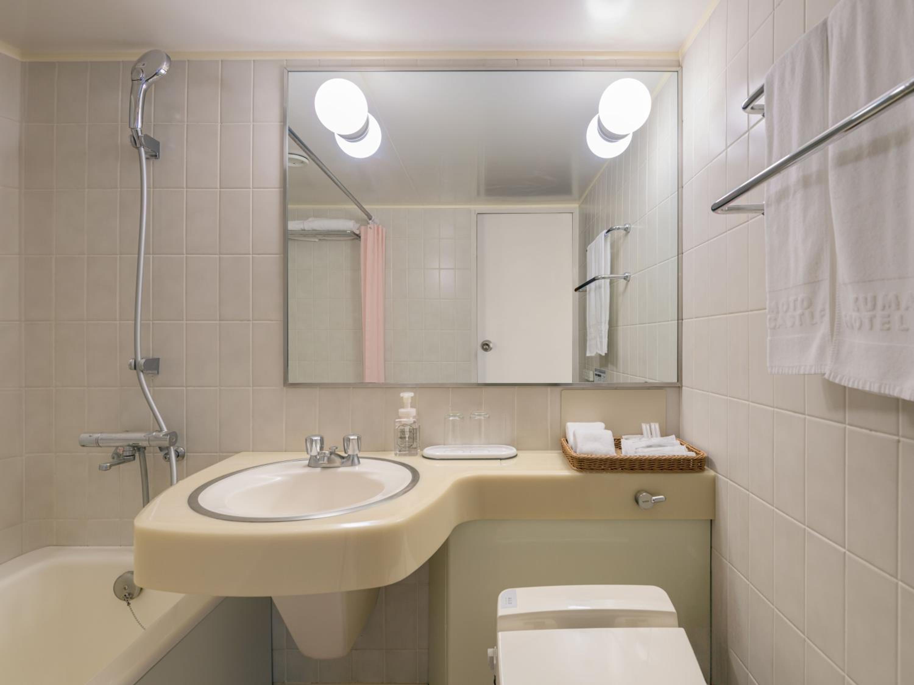 Queen Double Room with City View photo 2