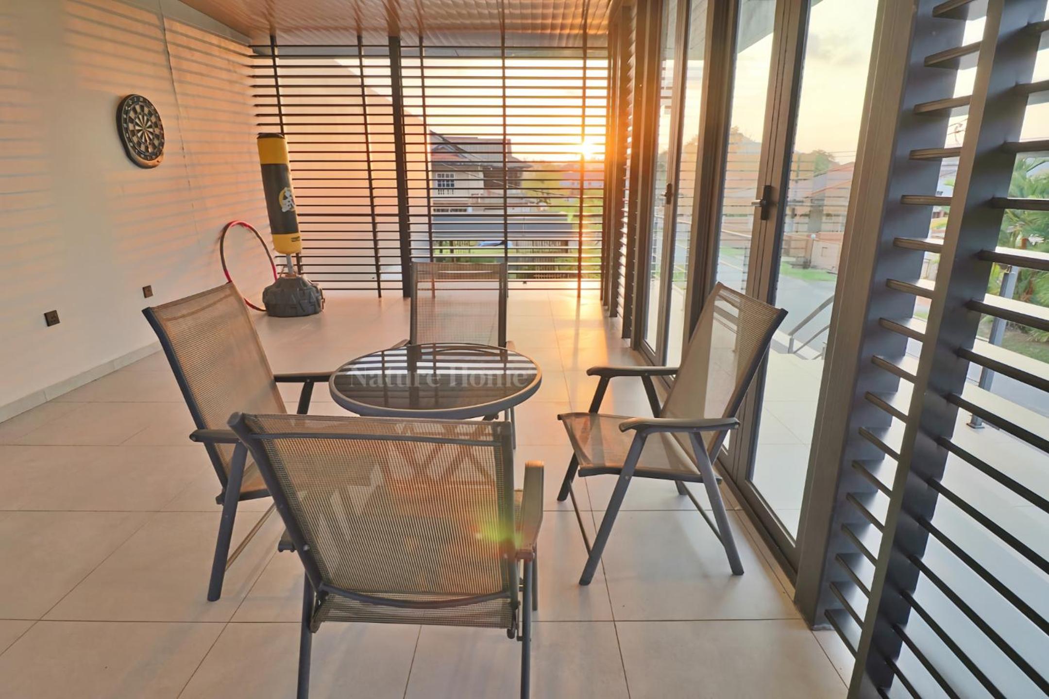 Villa - Photo 4
