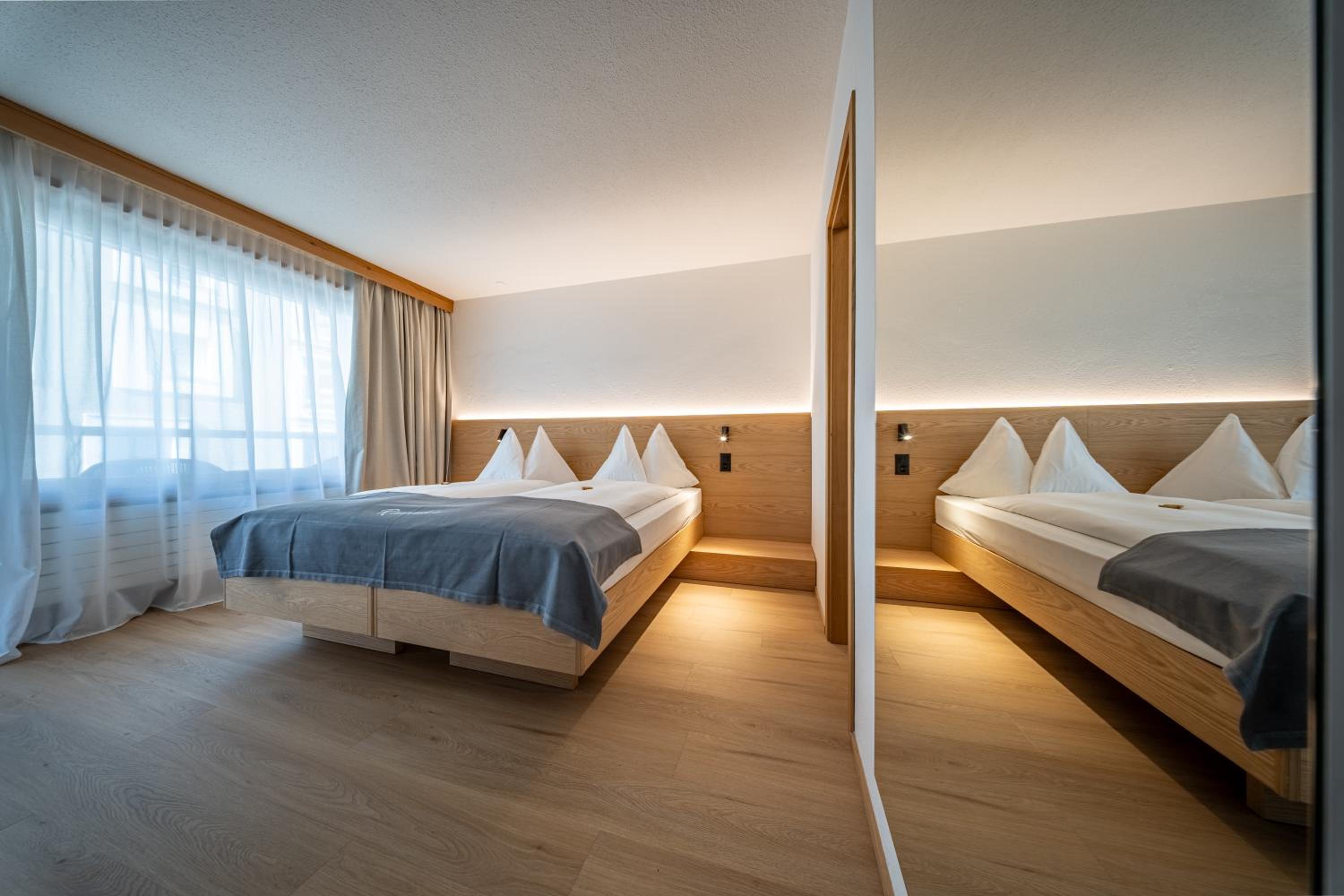 Double or Twin Room thumbnail 6