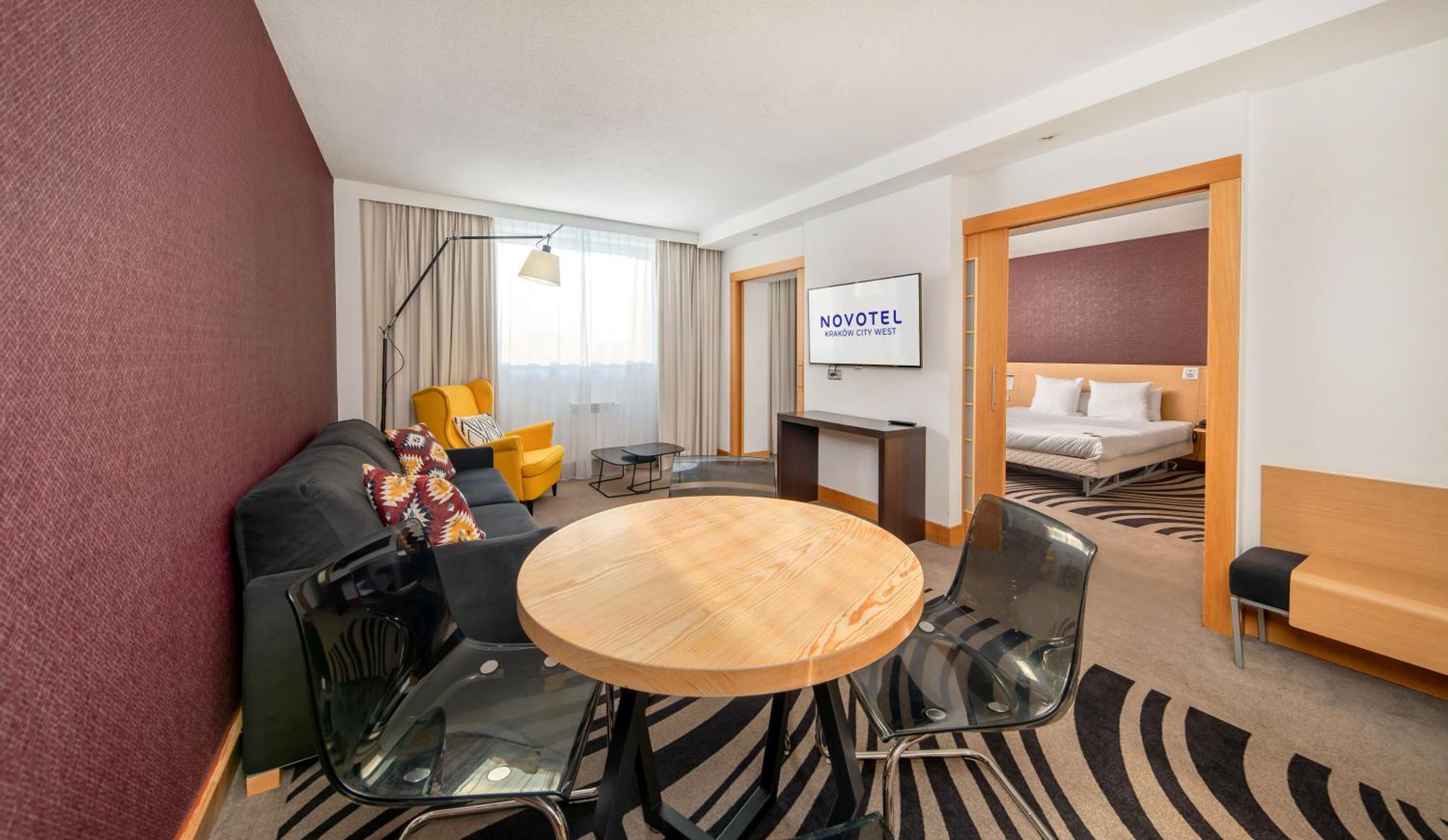 Suite - Photo 5