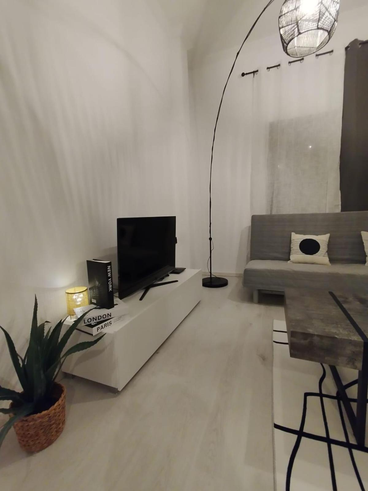 Apartment with Garden View