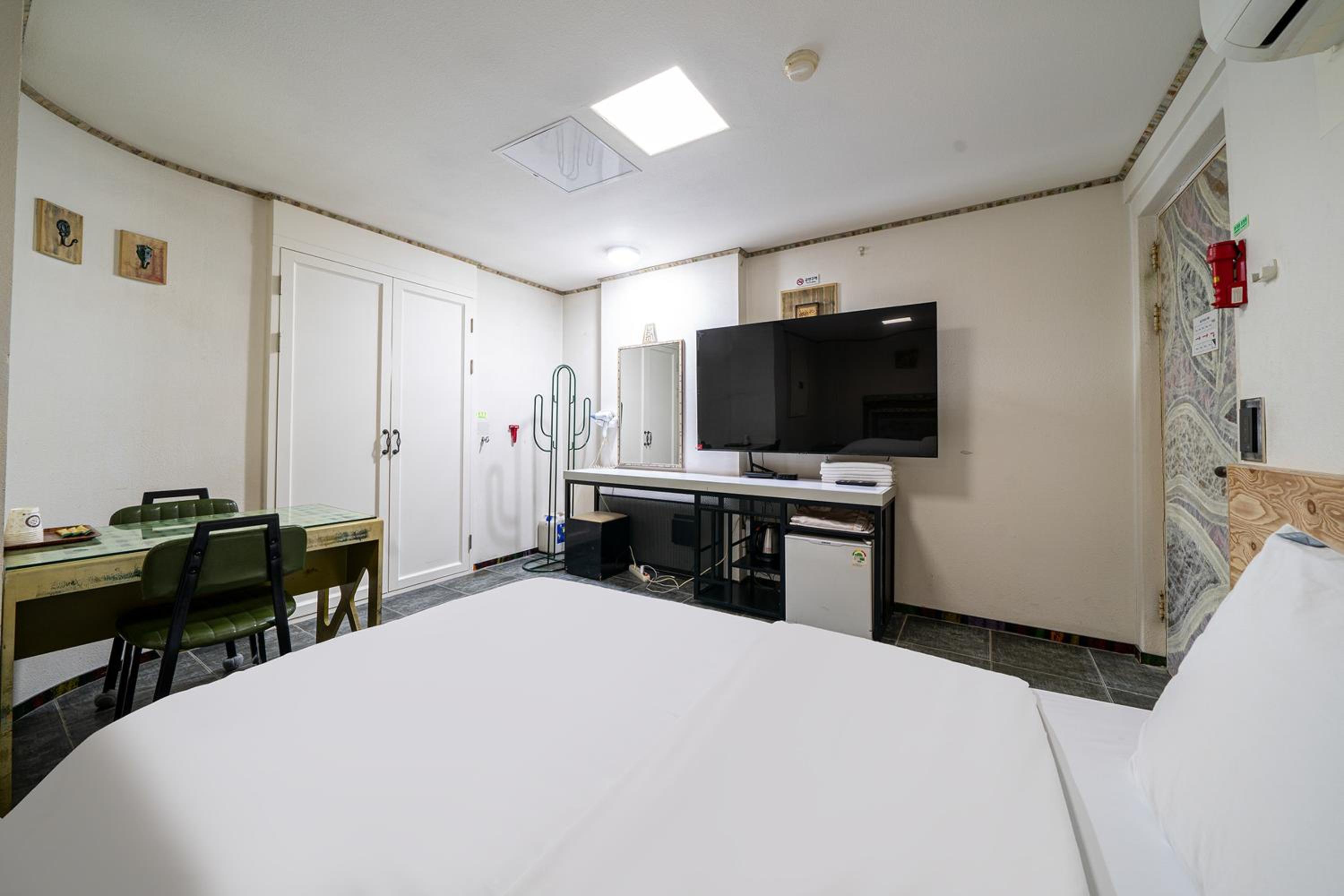 Deluxe Twin Room - Photo 1