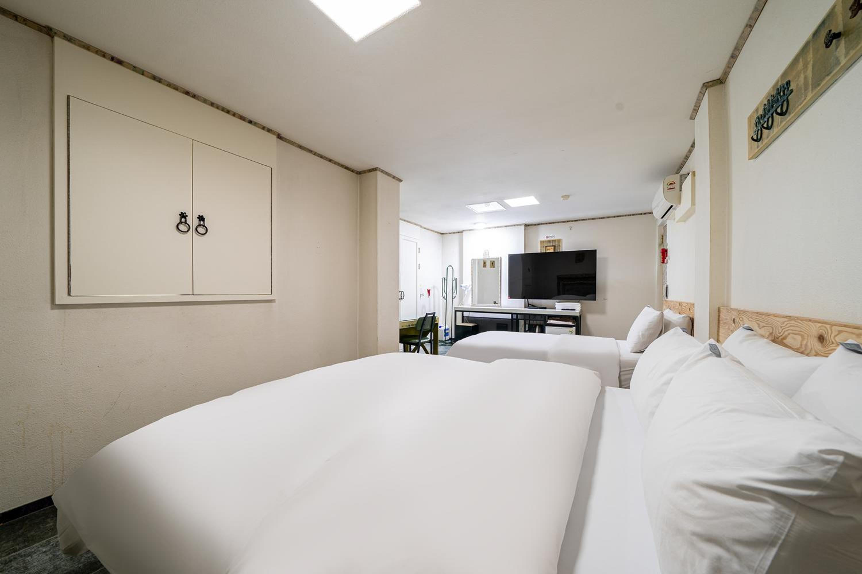 Deluxe Twin Room - Photo 3