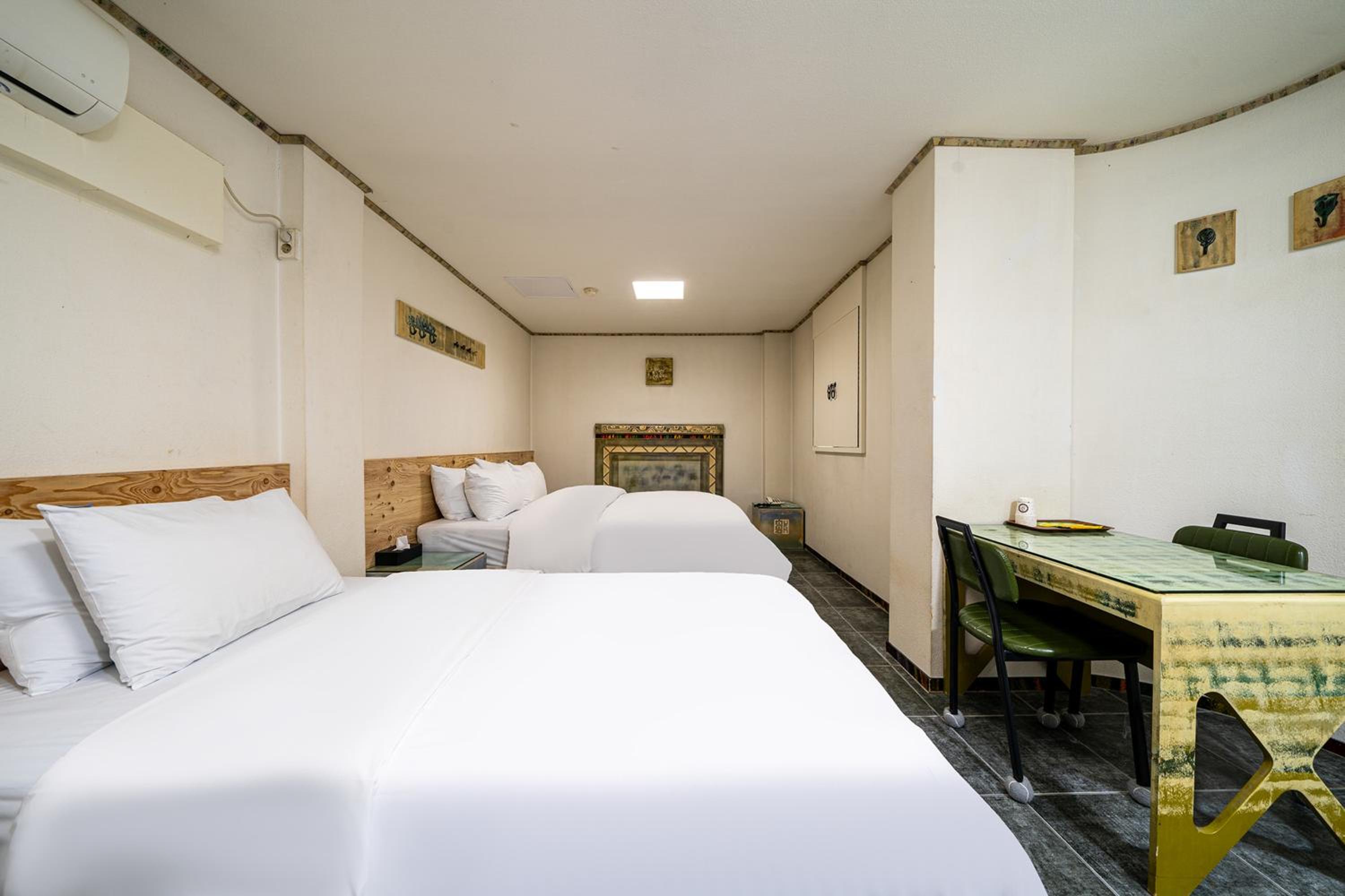 Deluxe Twin Room - Photo 4
