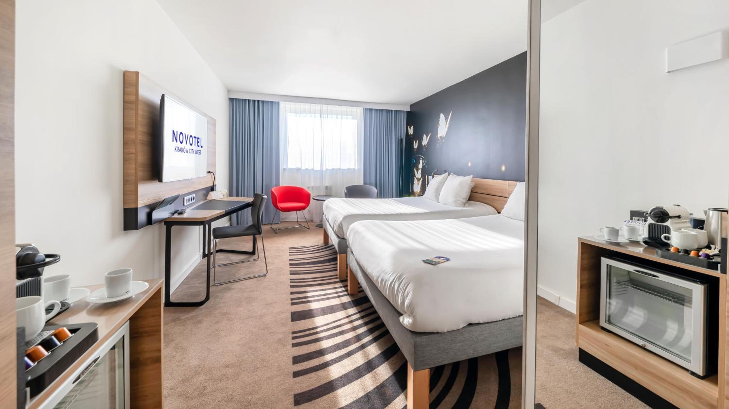 Executive Room with Two Big Beds - Photo 12
