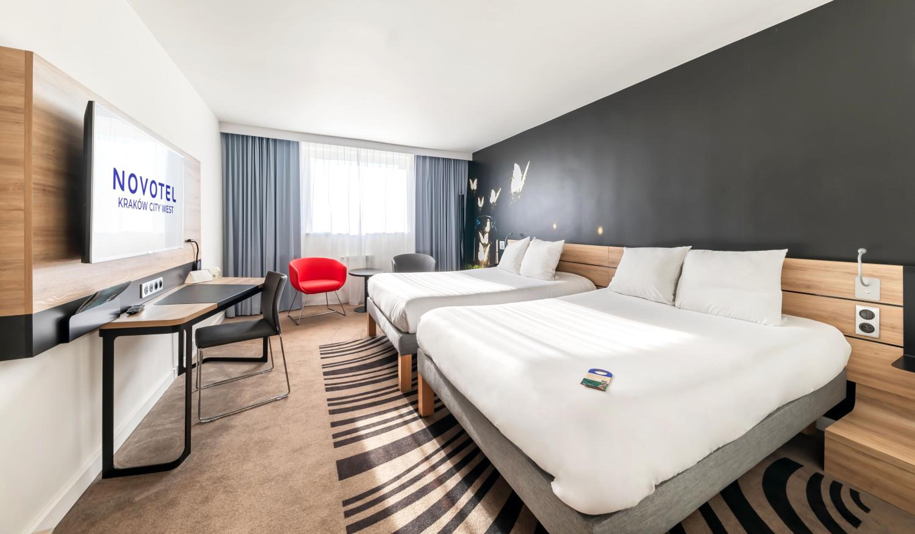 Executive Room with Two Big Beds - Photo 14