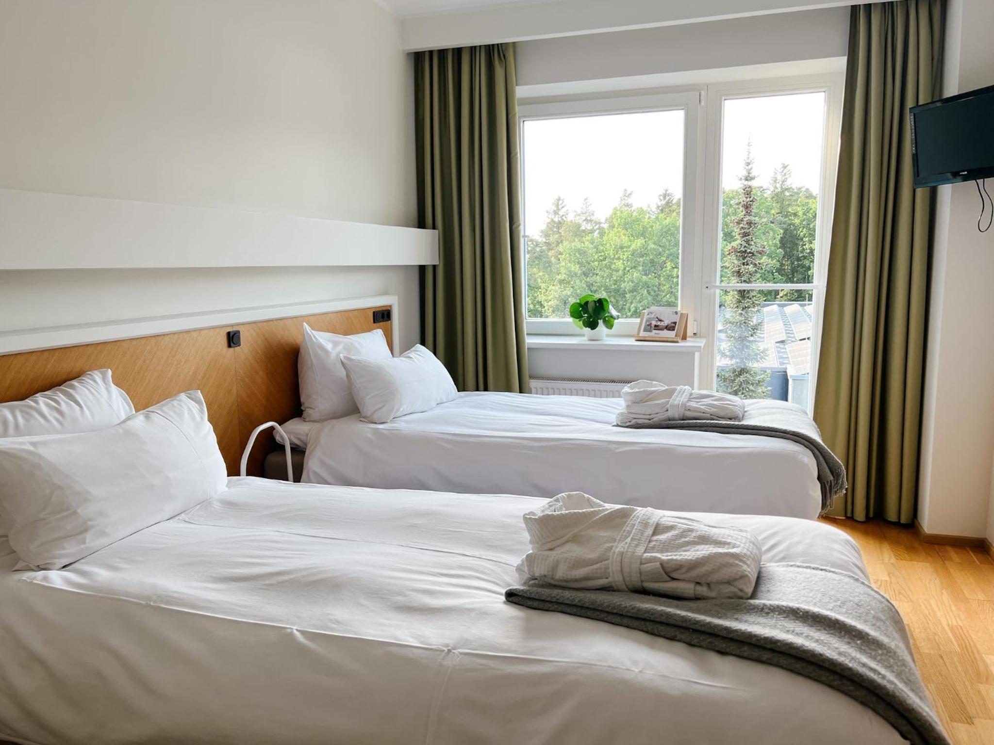 Standard Twin Room - Photo 1