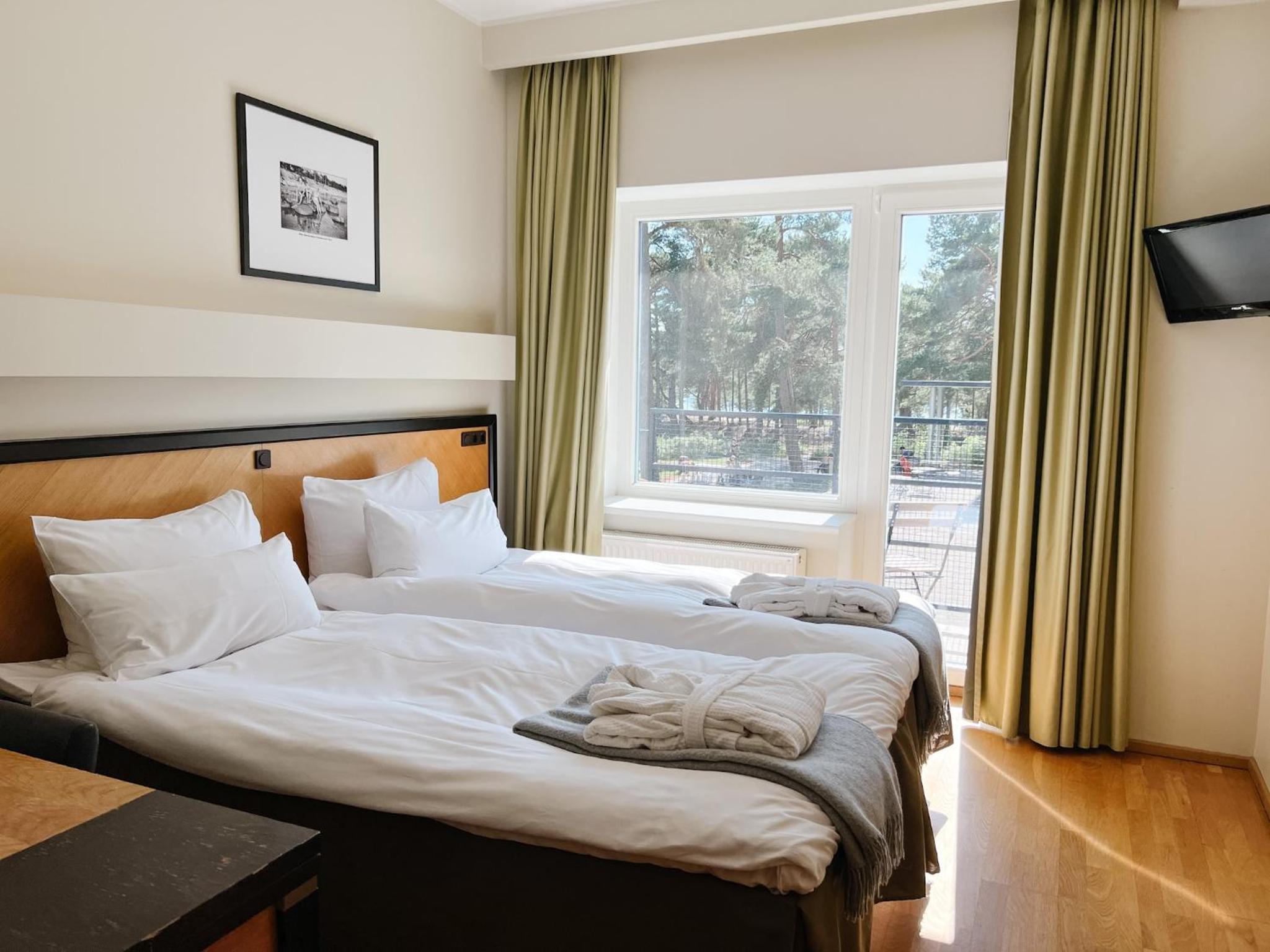 Standard Twin Room with Sea View - Photo 1