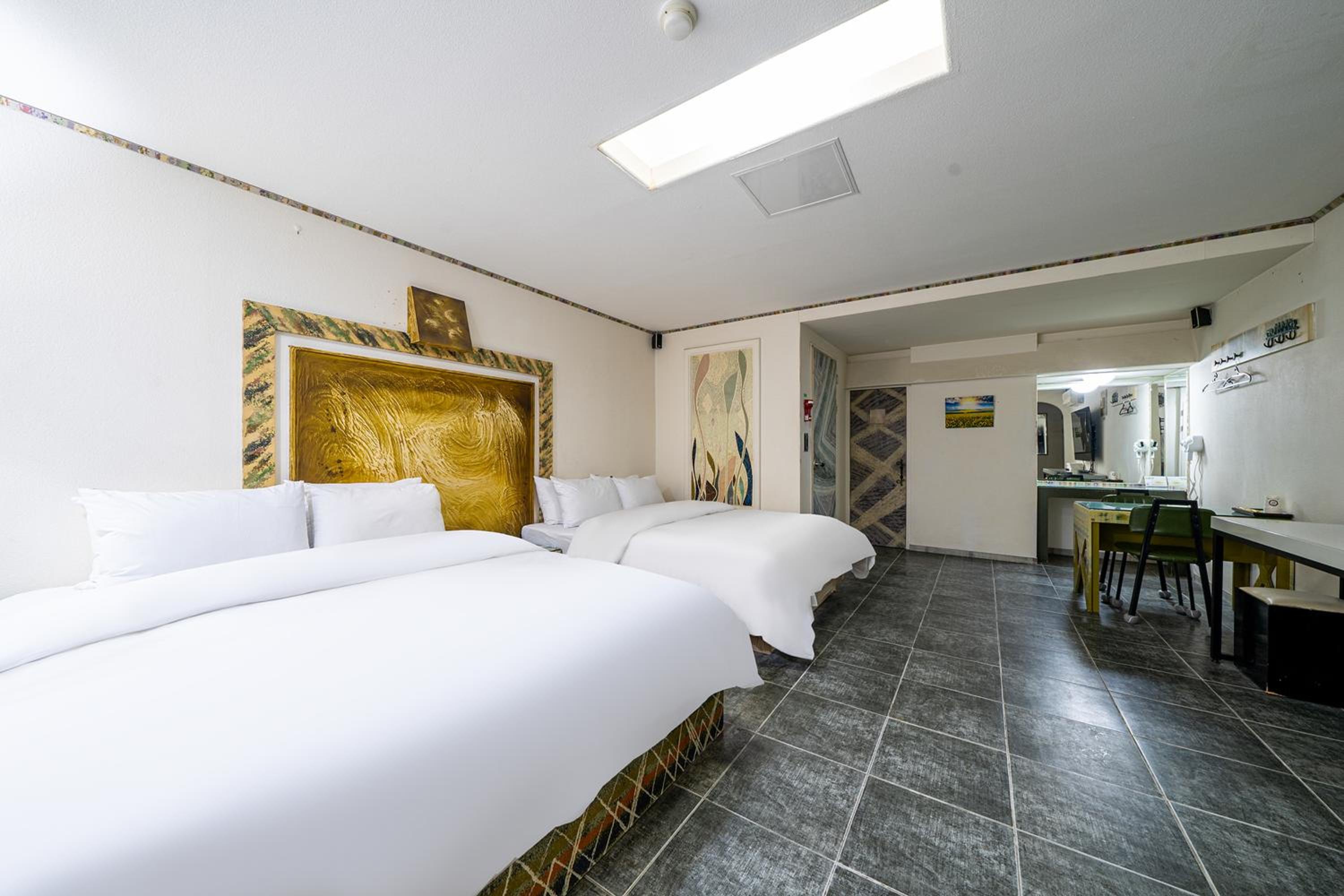 Two-Bedroom Suite