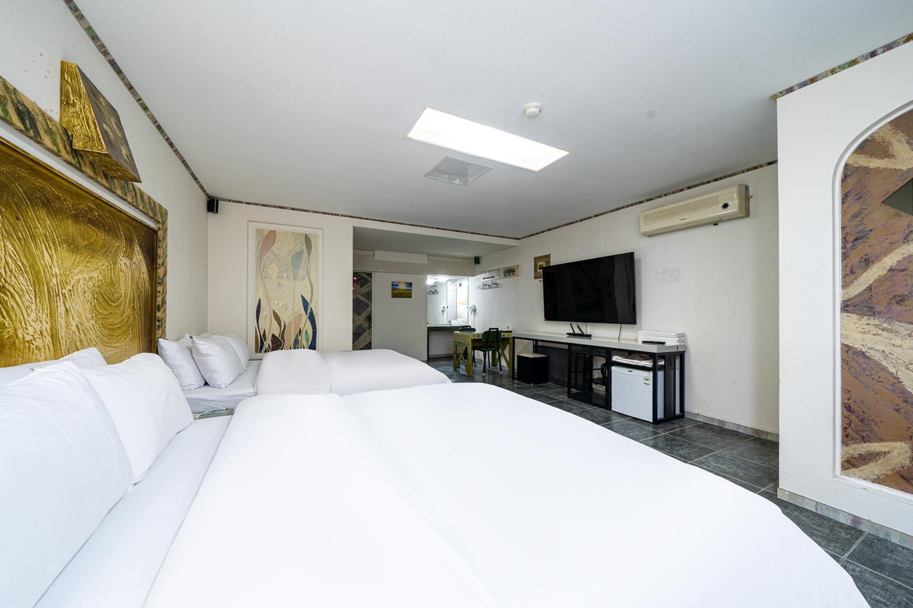 Two-Bedroom Suite photo 3