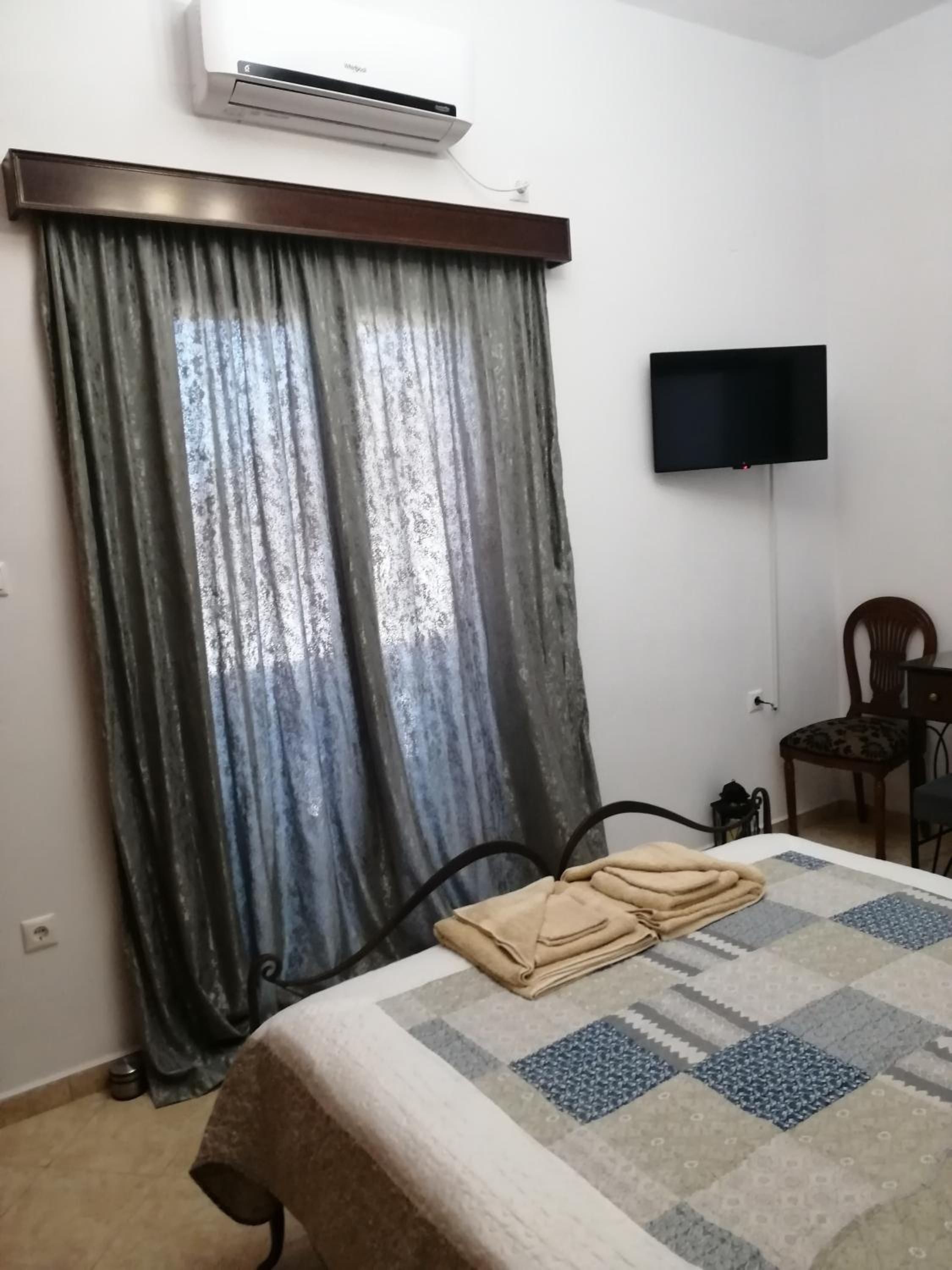 Two-Bedroom House photo 3
