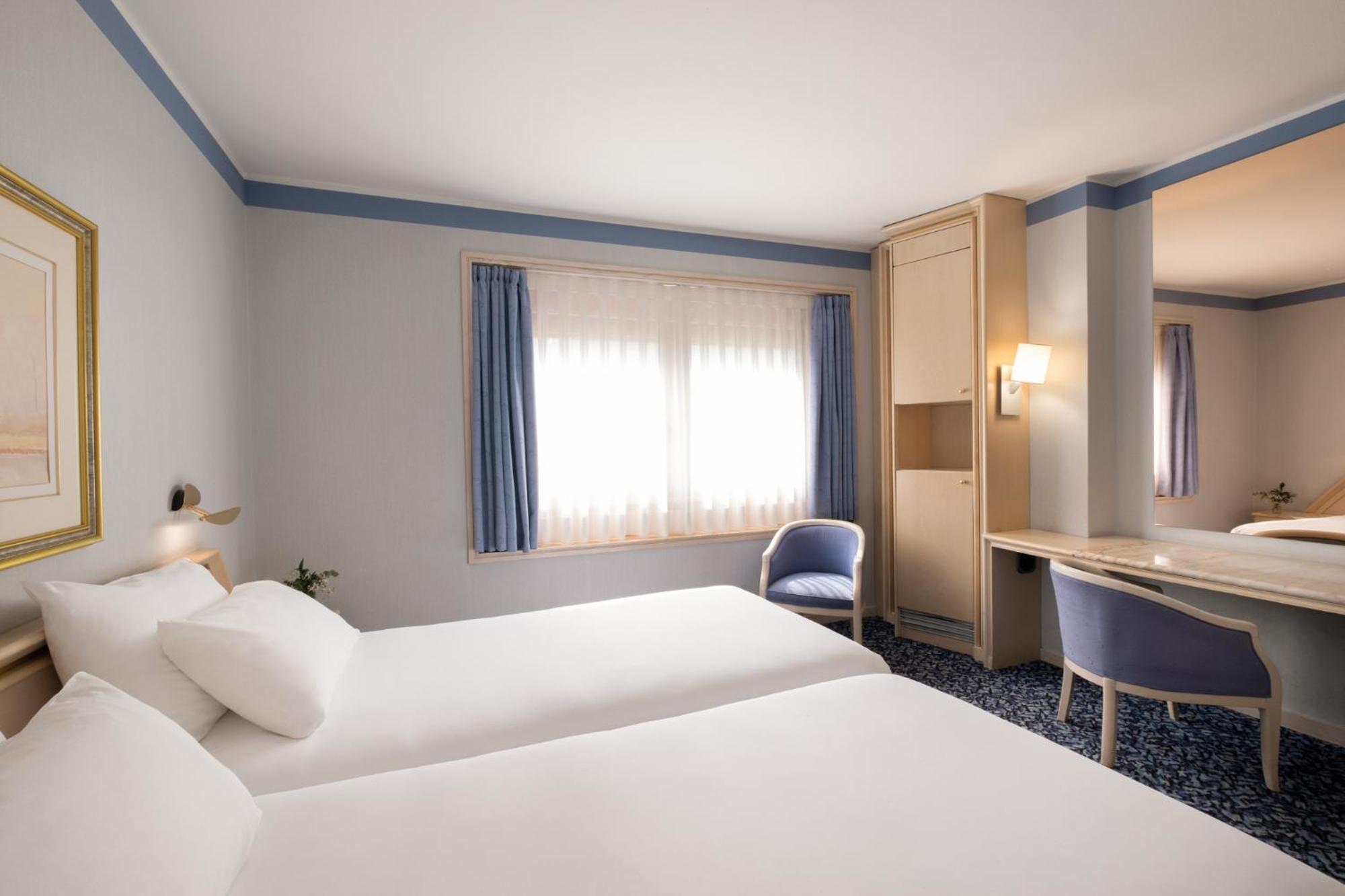 Double or Twin Room with Parking - Photo 1