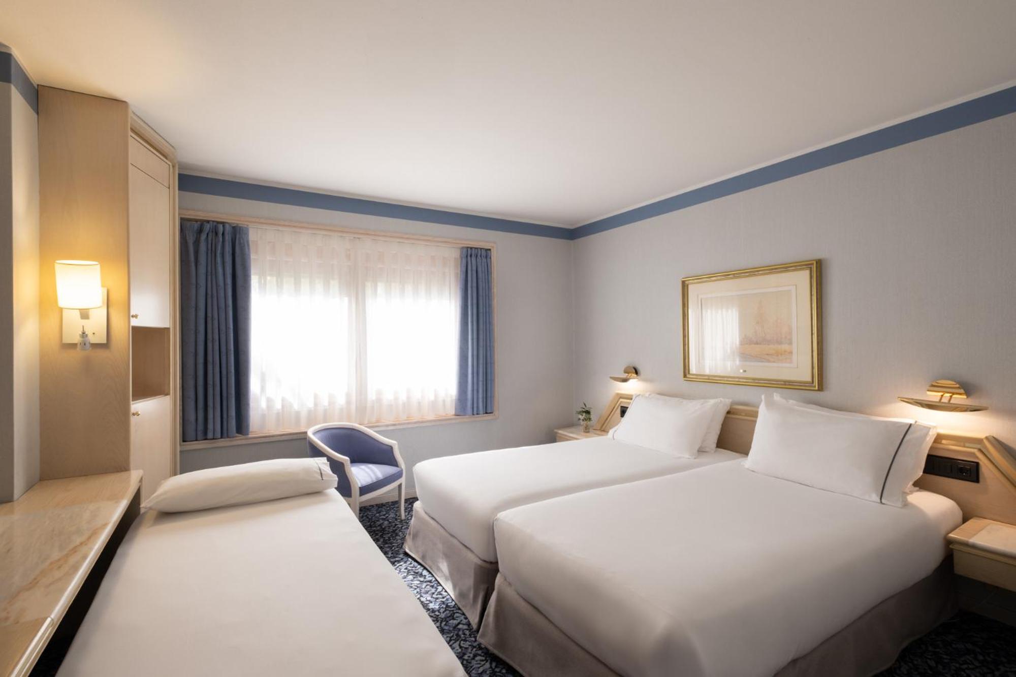 Double Room with Extra Bed - Photo 3