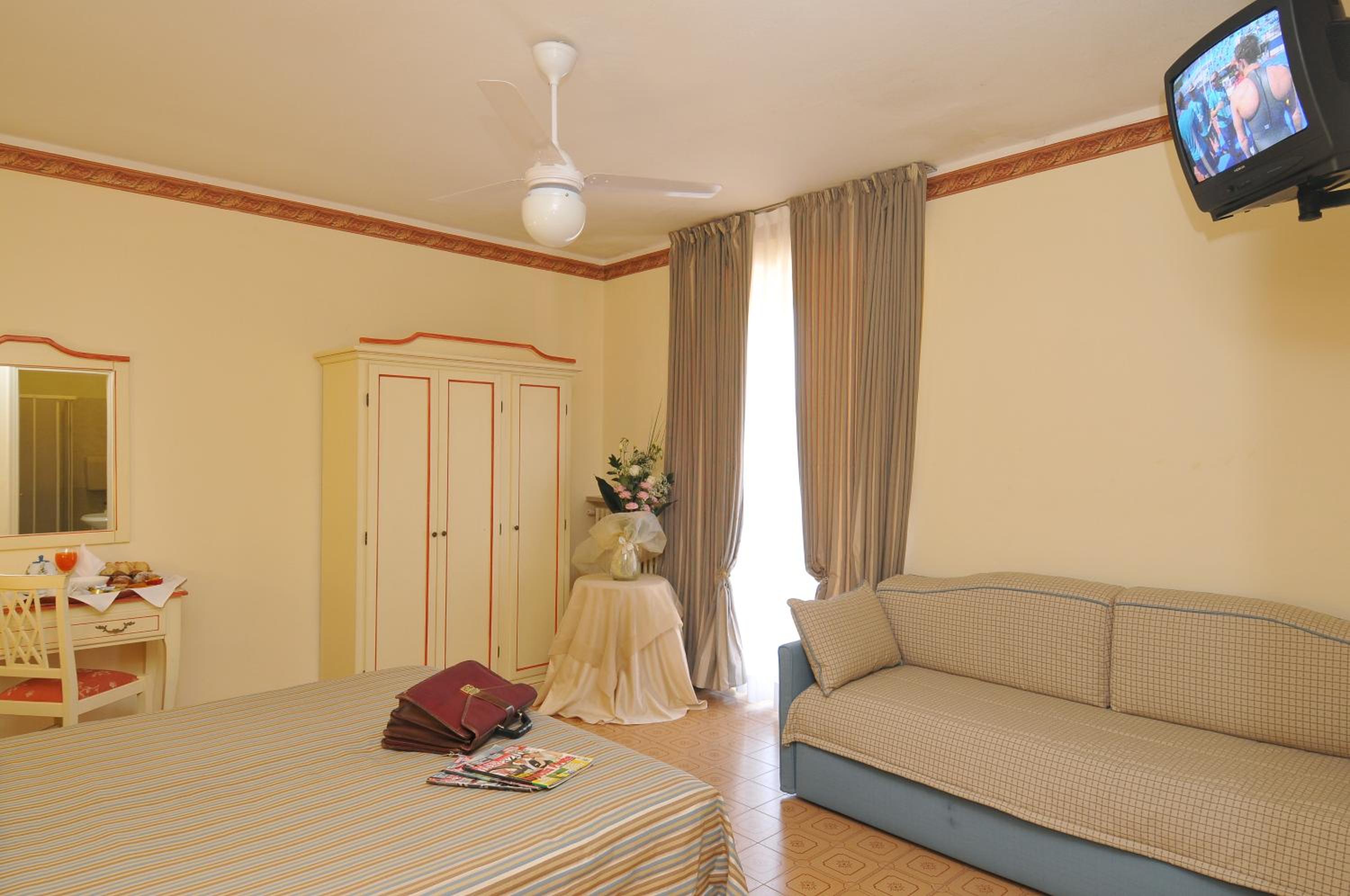 Superior Double or Twin Room - Photo 6