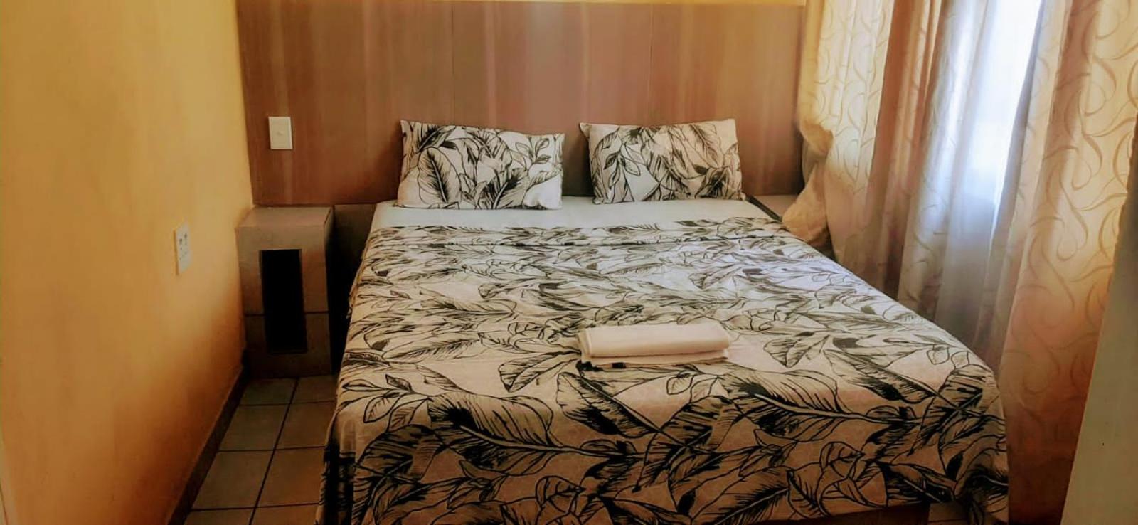 Double Room with Private Bathroom photo 1