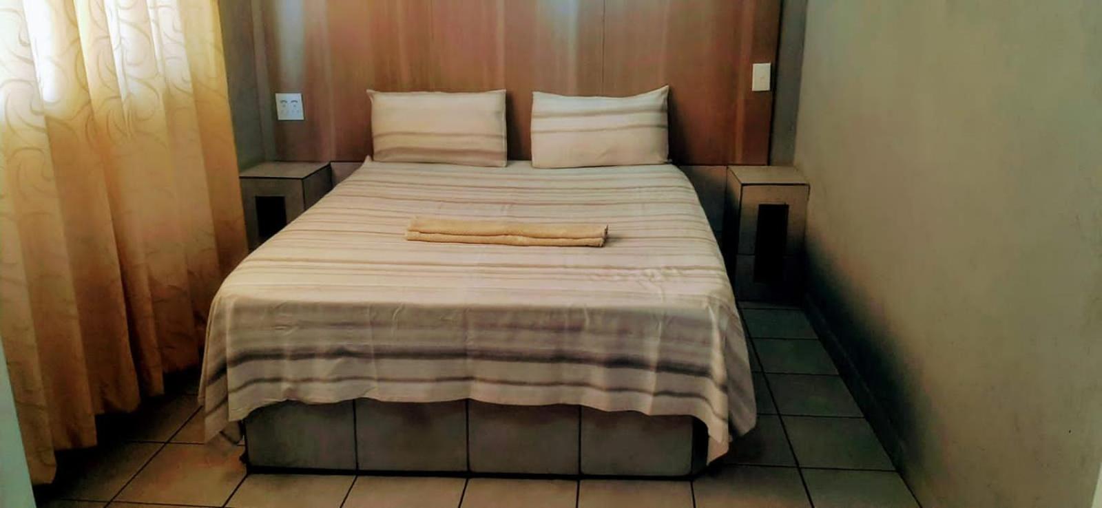 Double Room with Private Bathroom photo 2