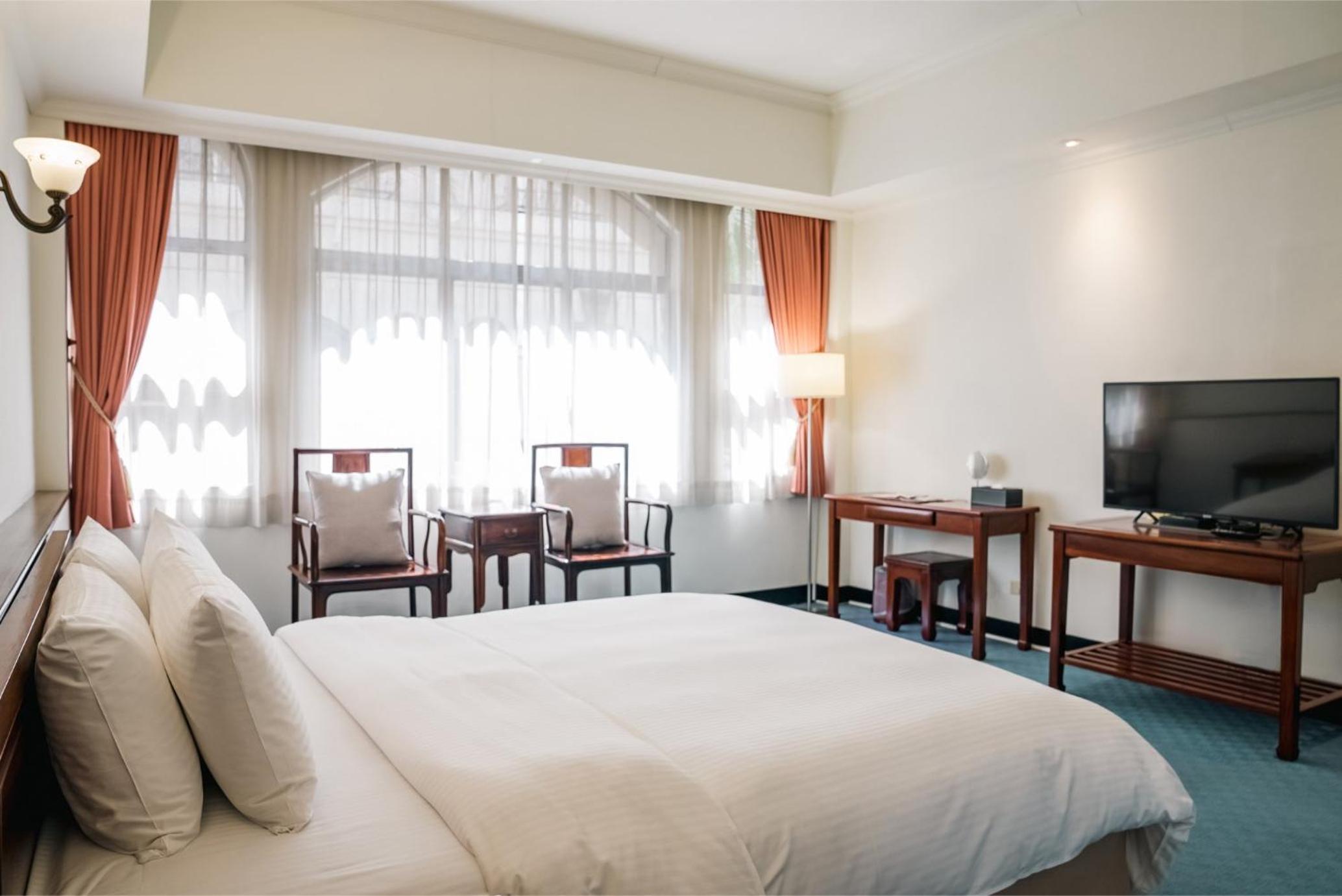 Deluxe Double Room with Bath photo 2
