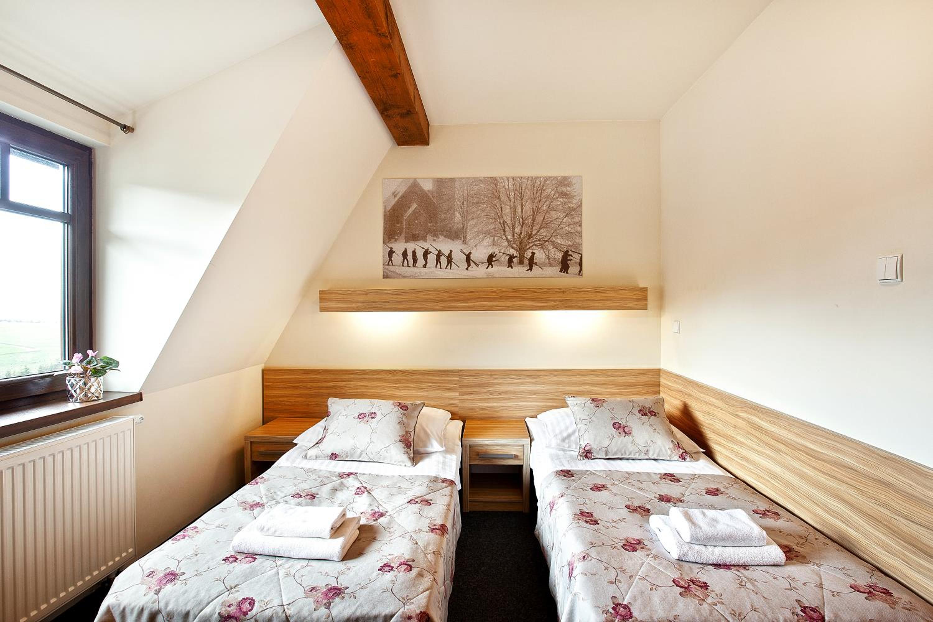 Twin Room - Photo 3