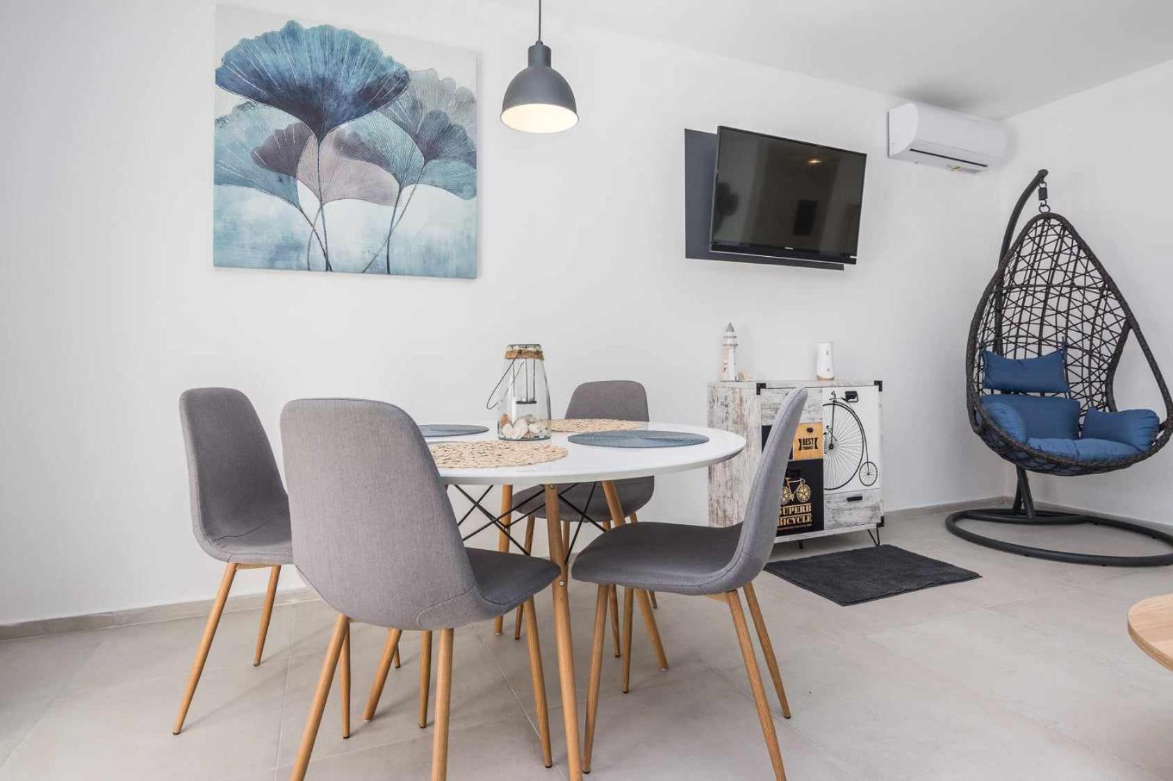 One-Bedroom Apartment - Photo 11