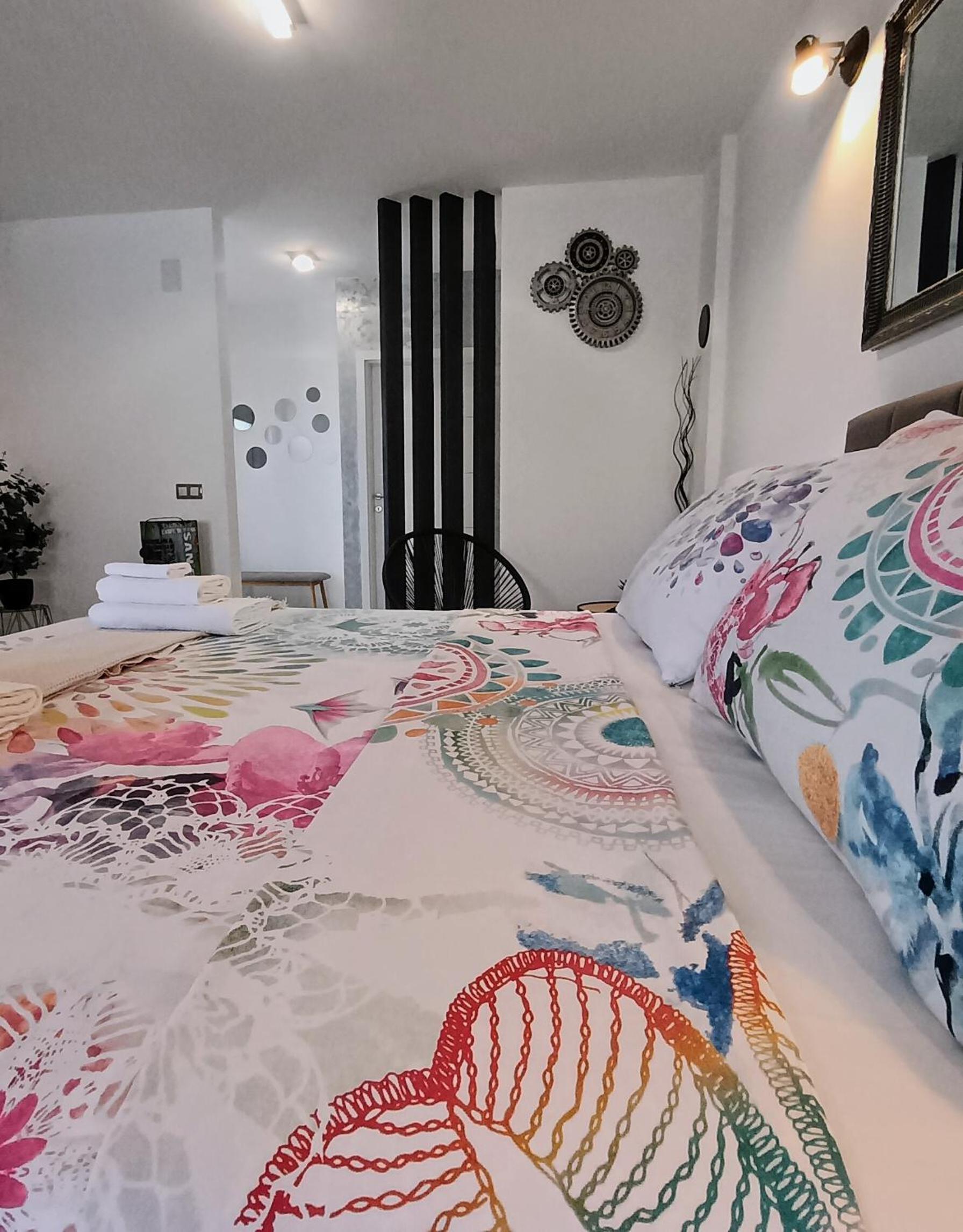 One-Bedroom Apartment - Photo 1