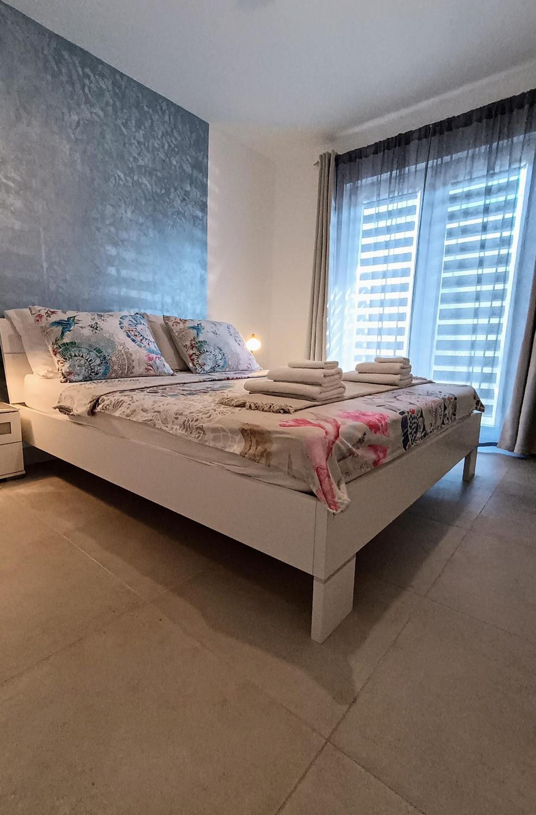 One-Bedroom Apartment - Photo 6