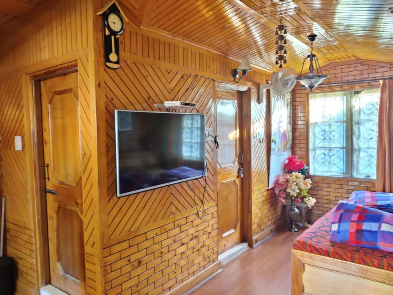 Classic Quadruple Room - Photo 13