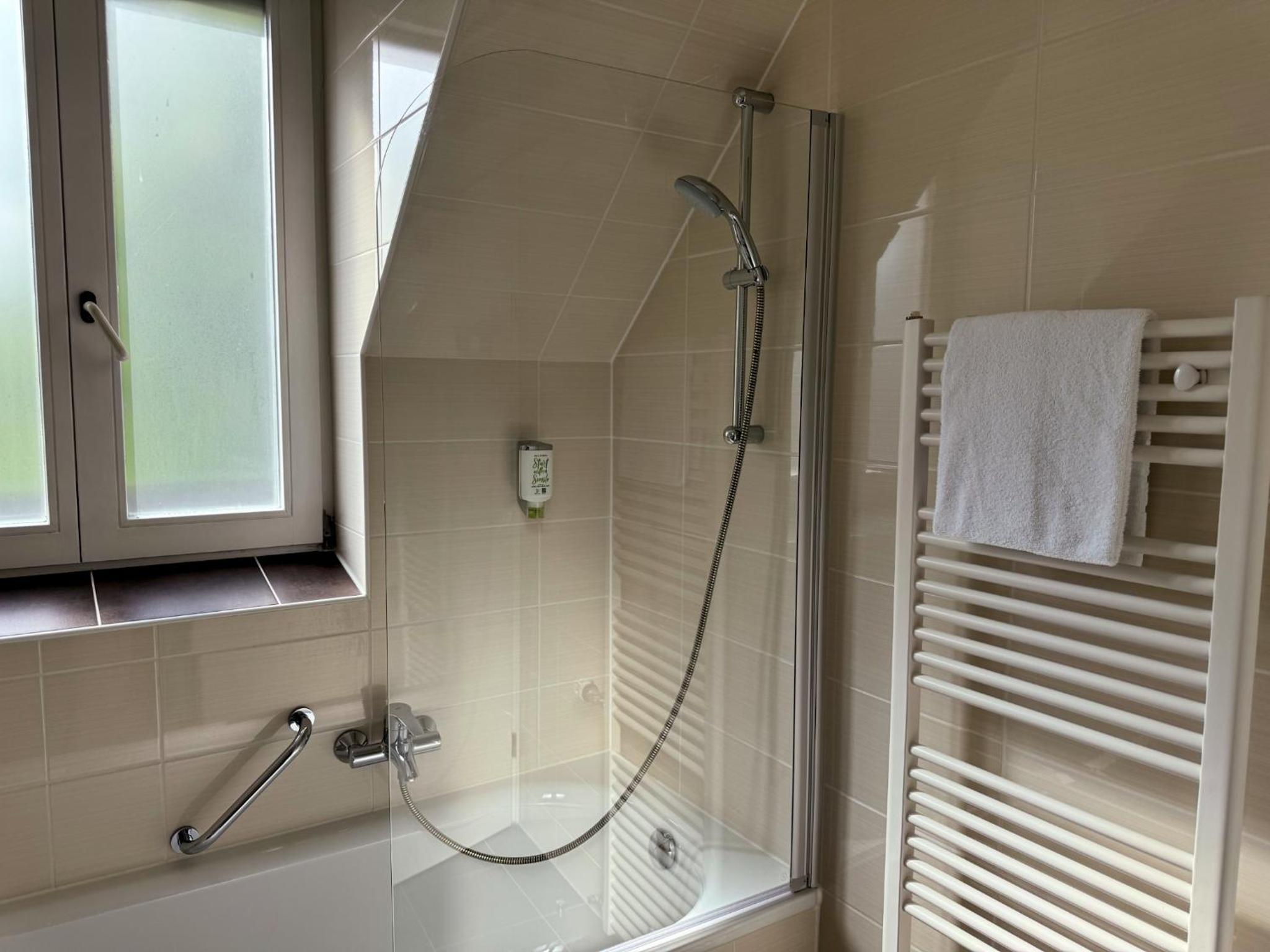 Family Room with Bath - Photo 3