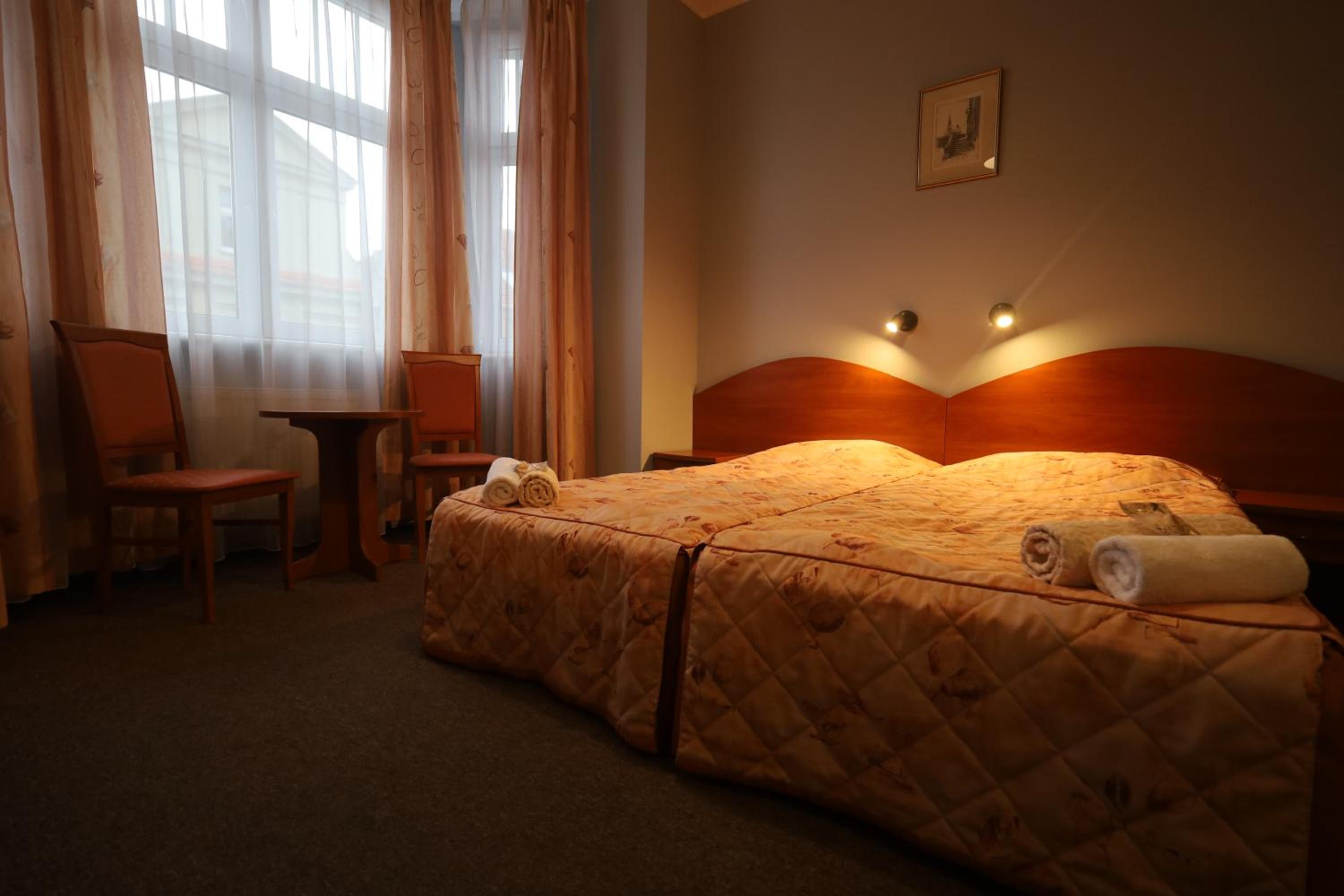 Twin Room - Photo 17