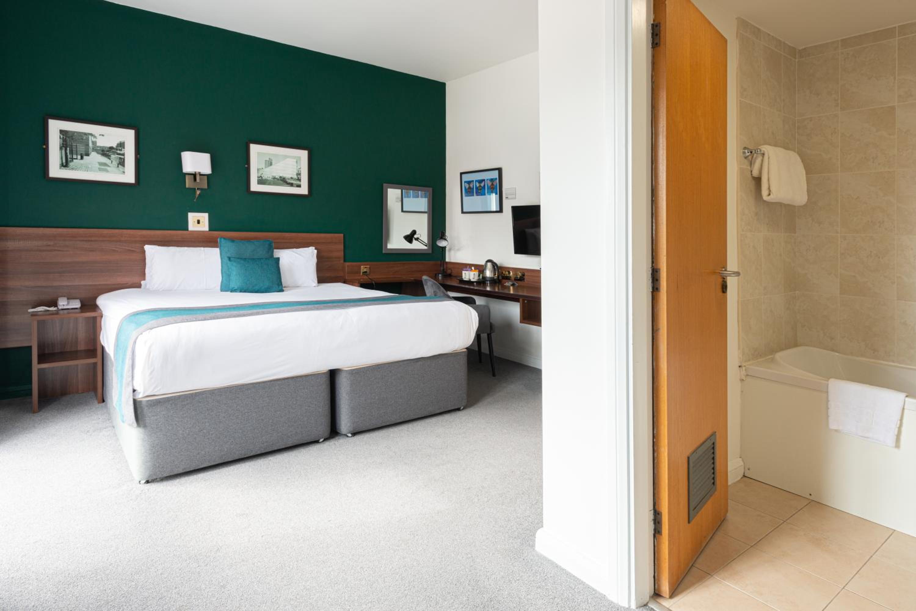 Double or Twin Room - Photo 2