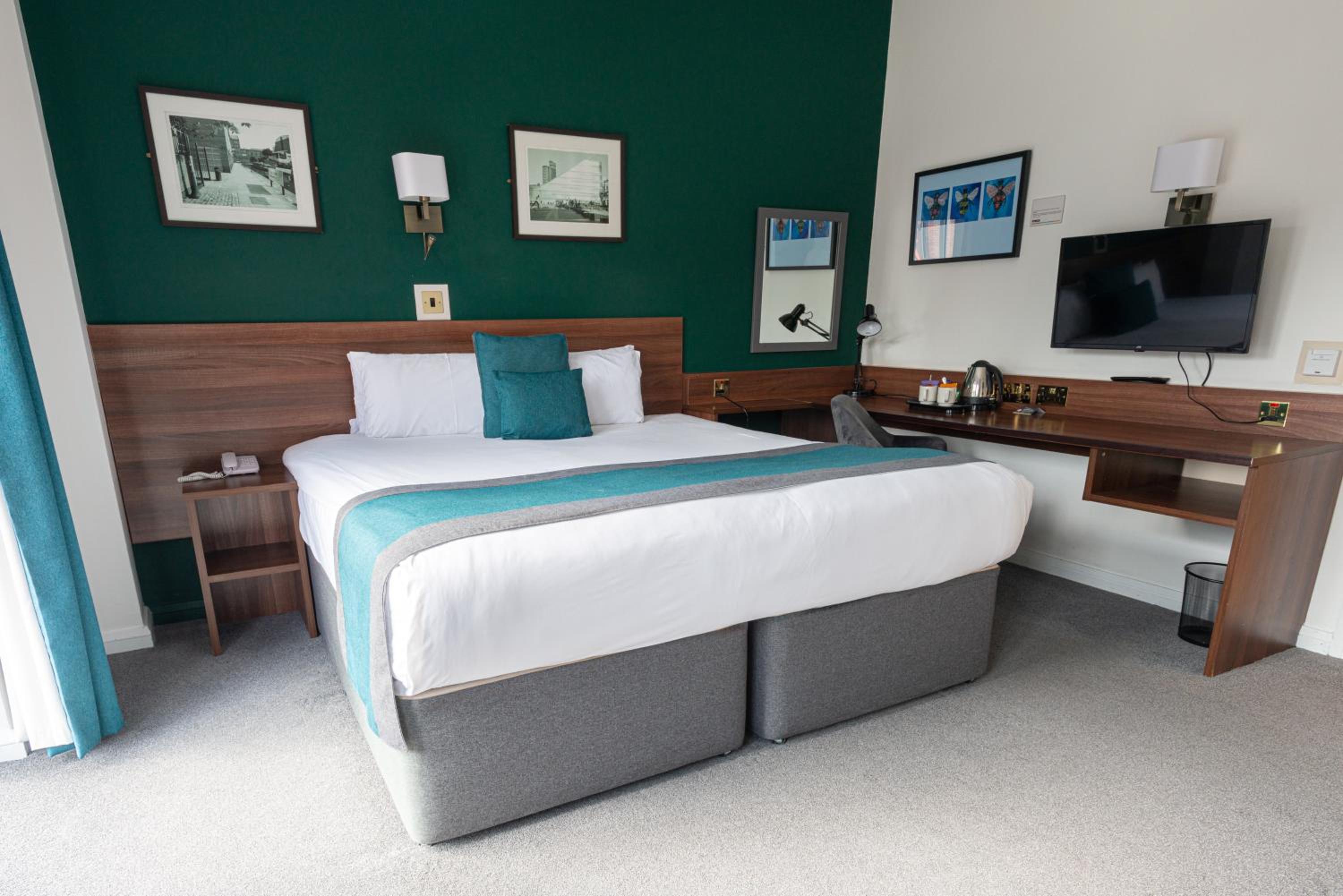 Double or Twin Room - Photo 4