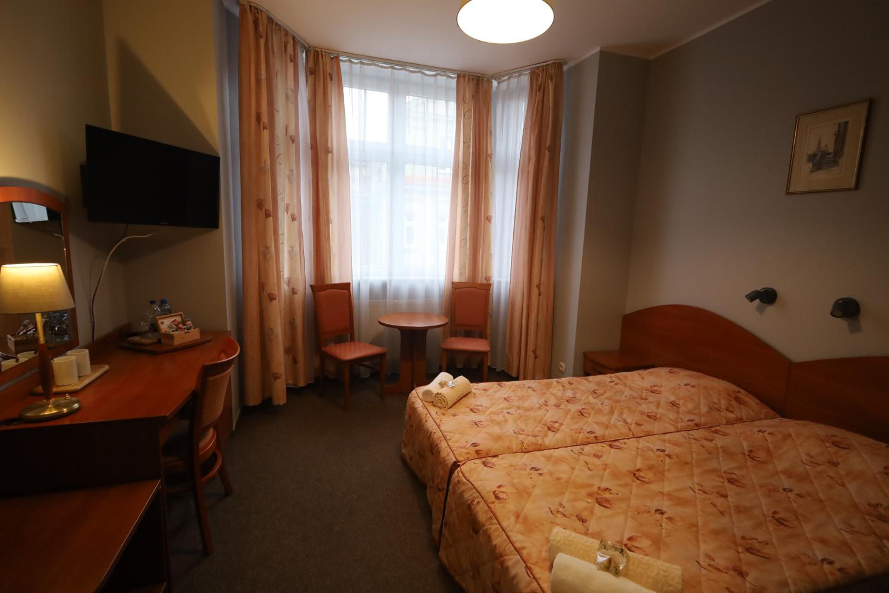 Twin Room - Photo 6