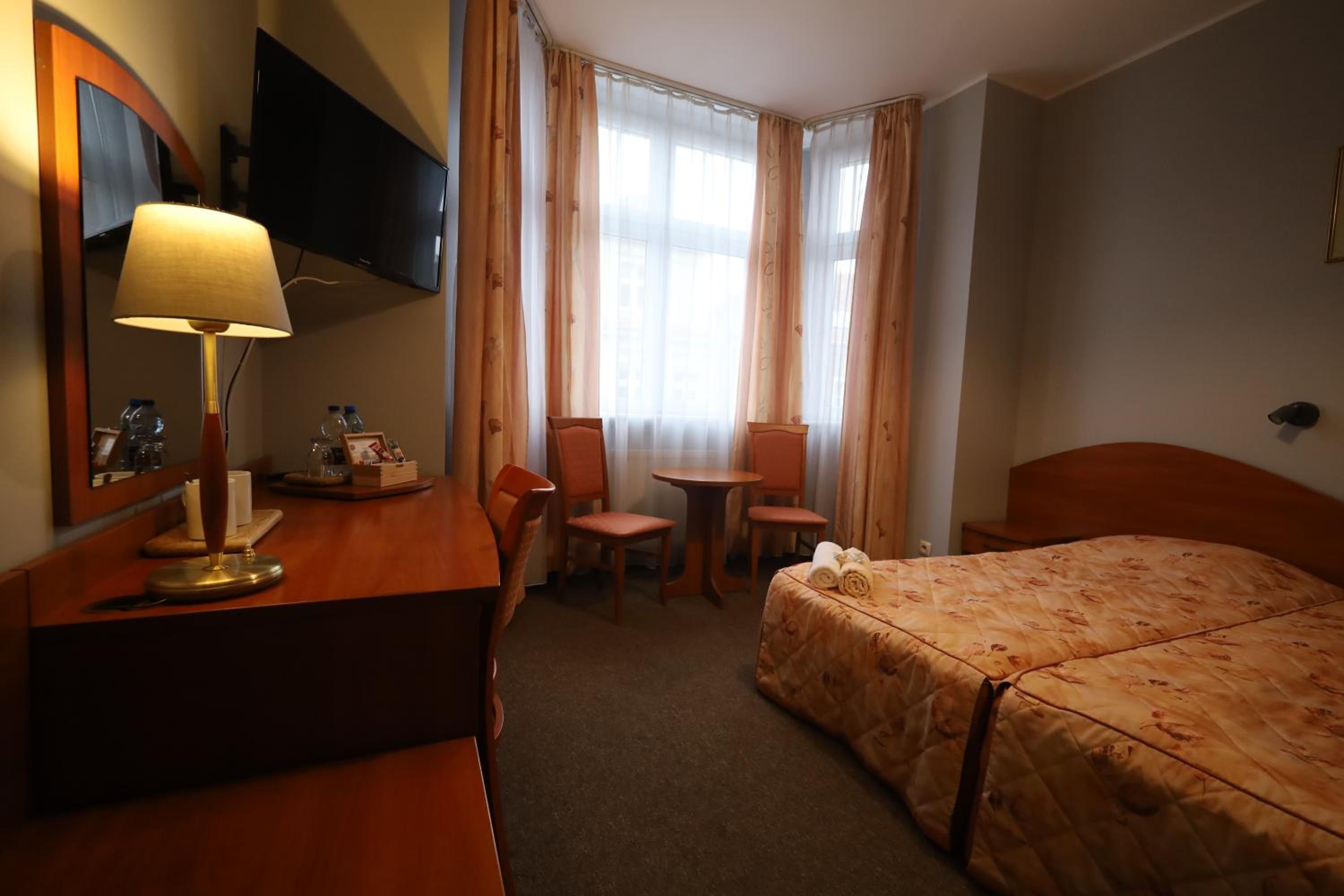 Twin Room - Photo 8