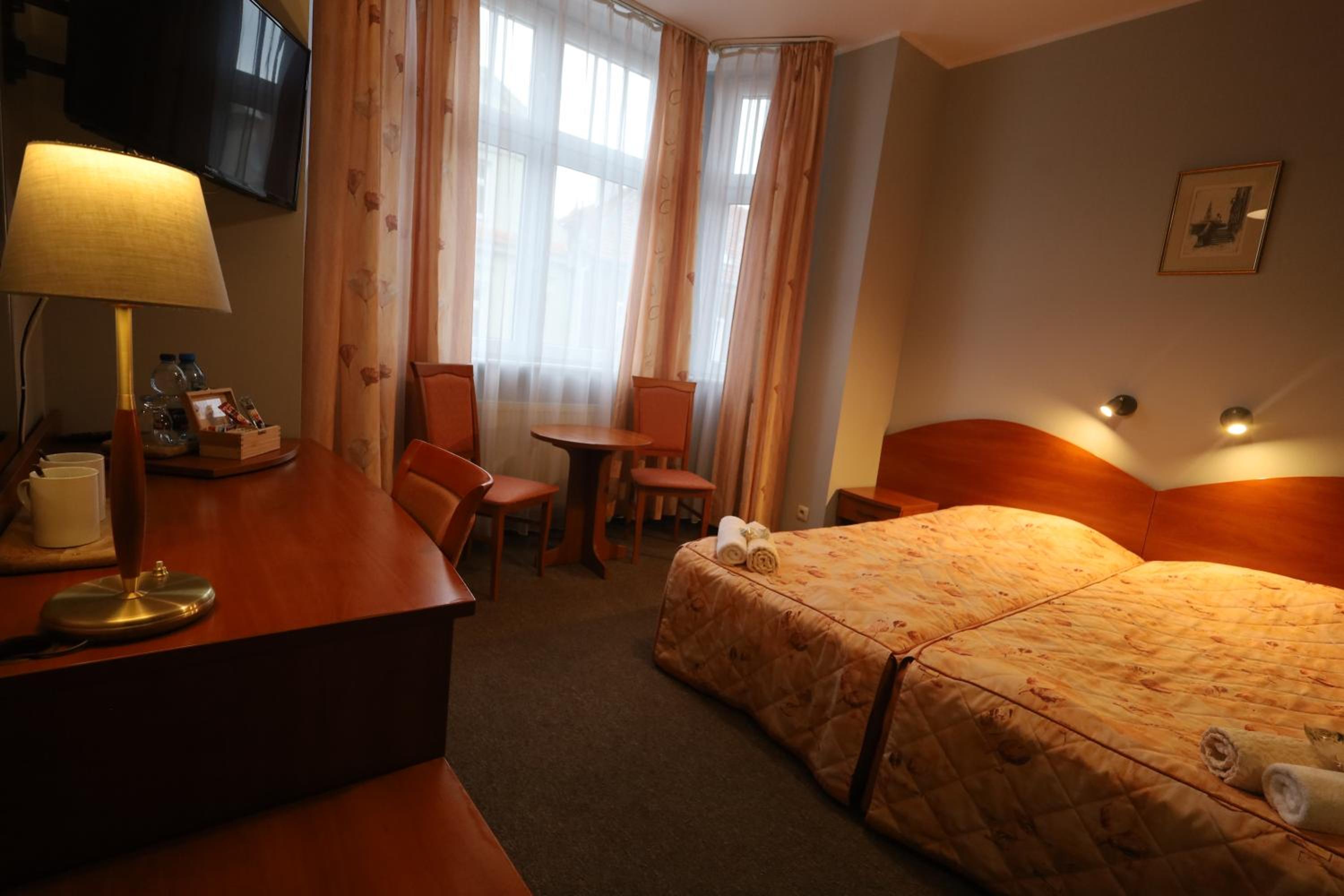 Twin Room - Photo 9