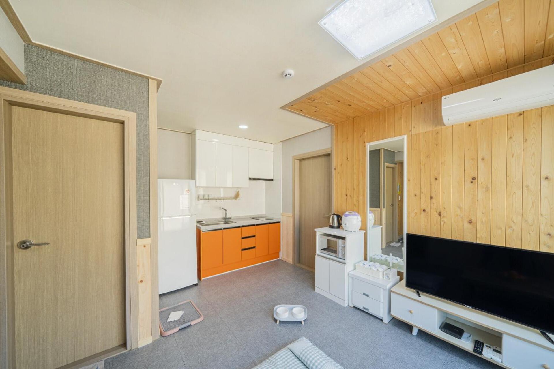 Double Room 9 photo 2