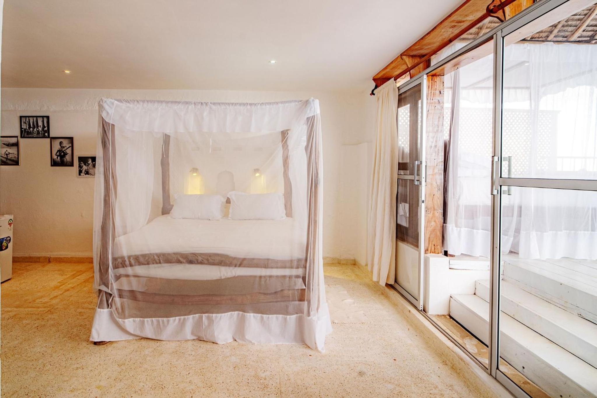 Suite with Private Pool - Photo 4