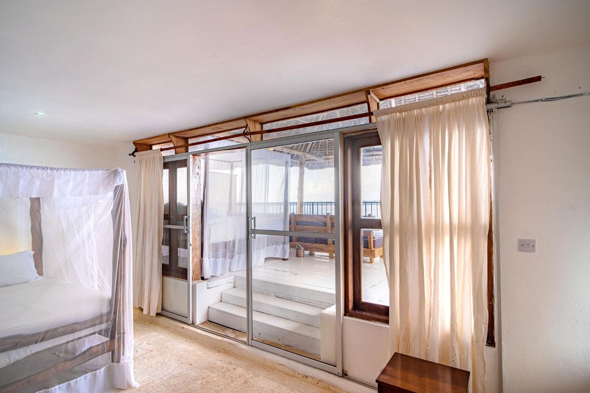 Suite with Private Pool - Photo 5