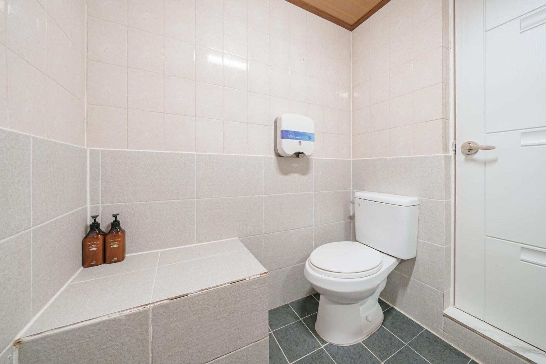 Deluxe Double Room - Photo 7