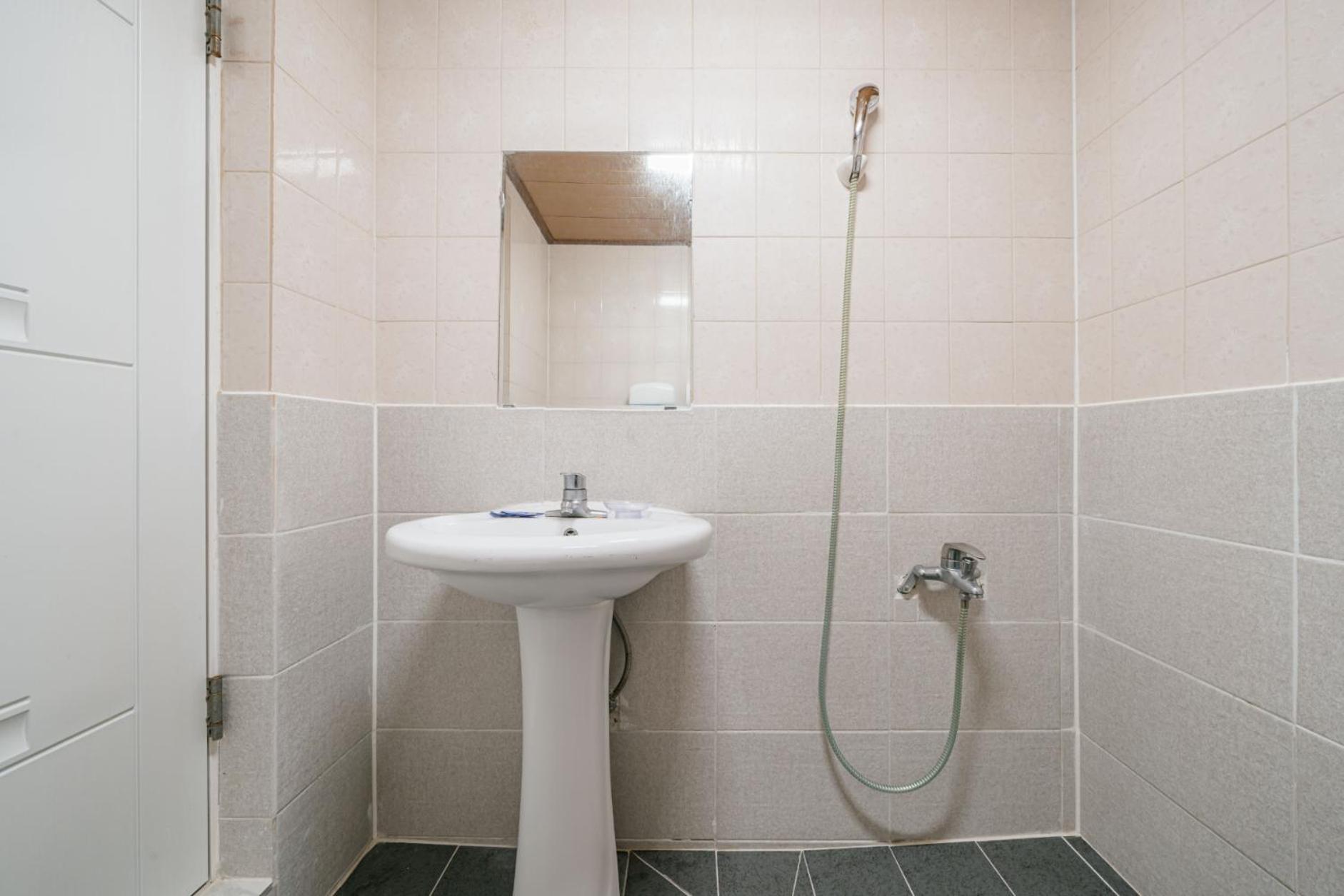 Deluxe Double Room - Photo 8
