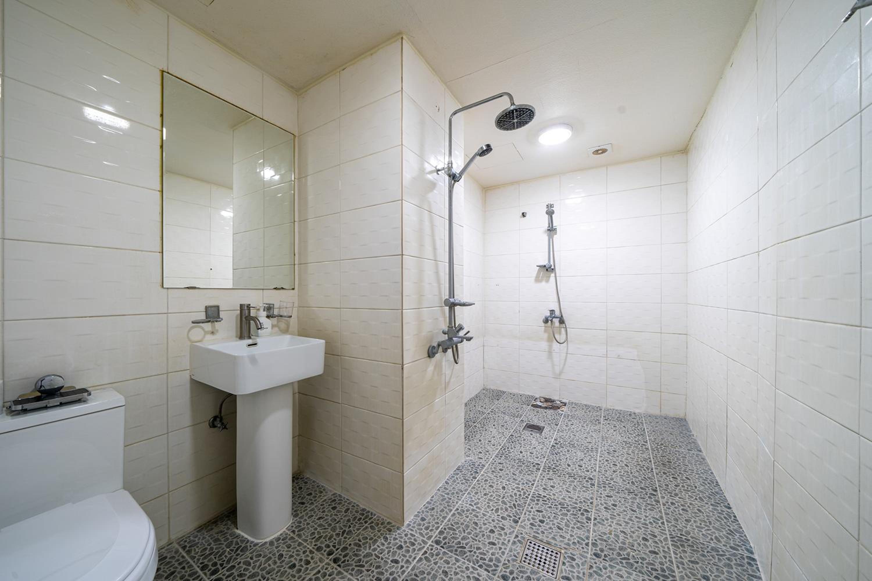 Deluxe Twin Room - Photo 6