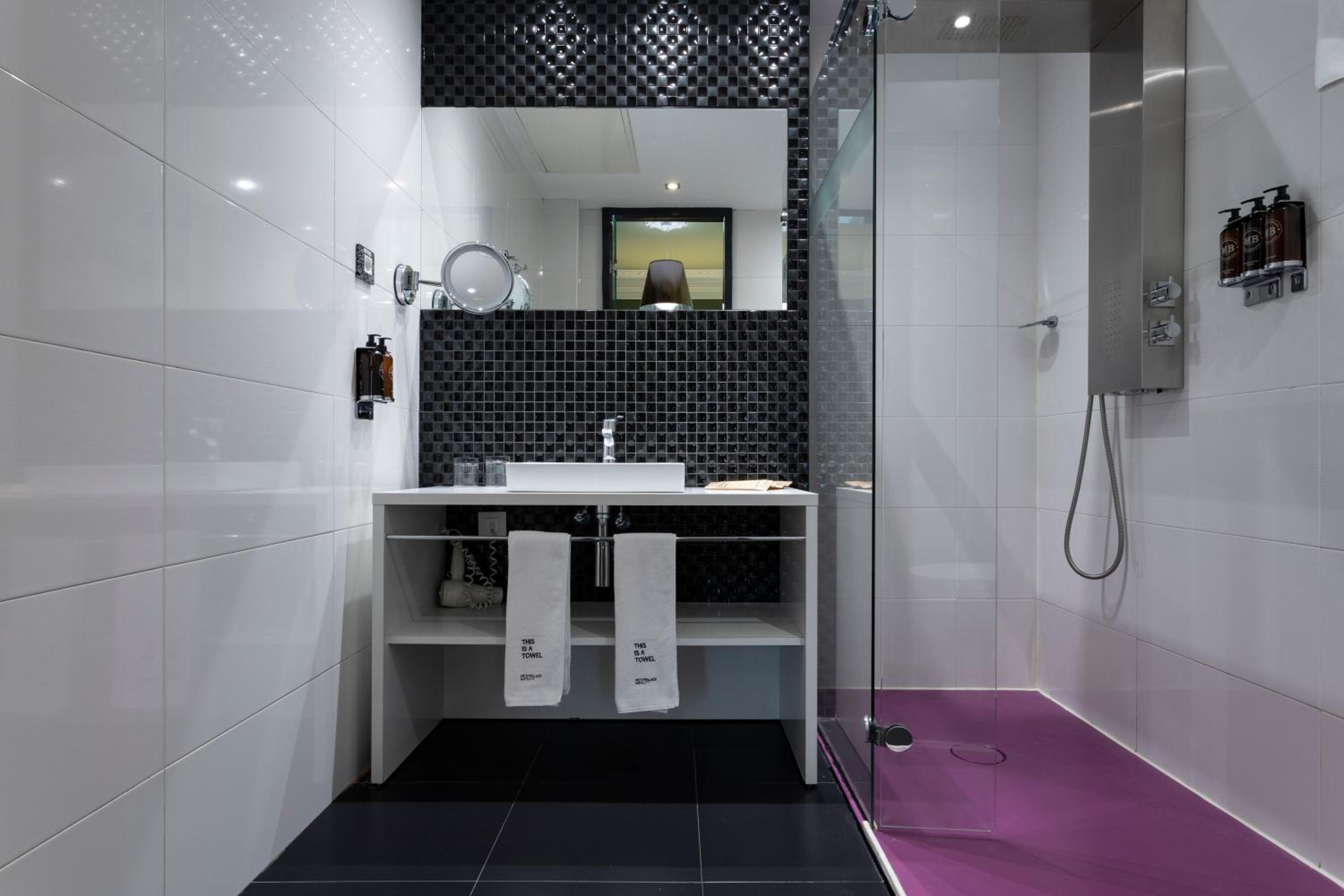 Superior Double Room - Photo 12