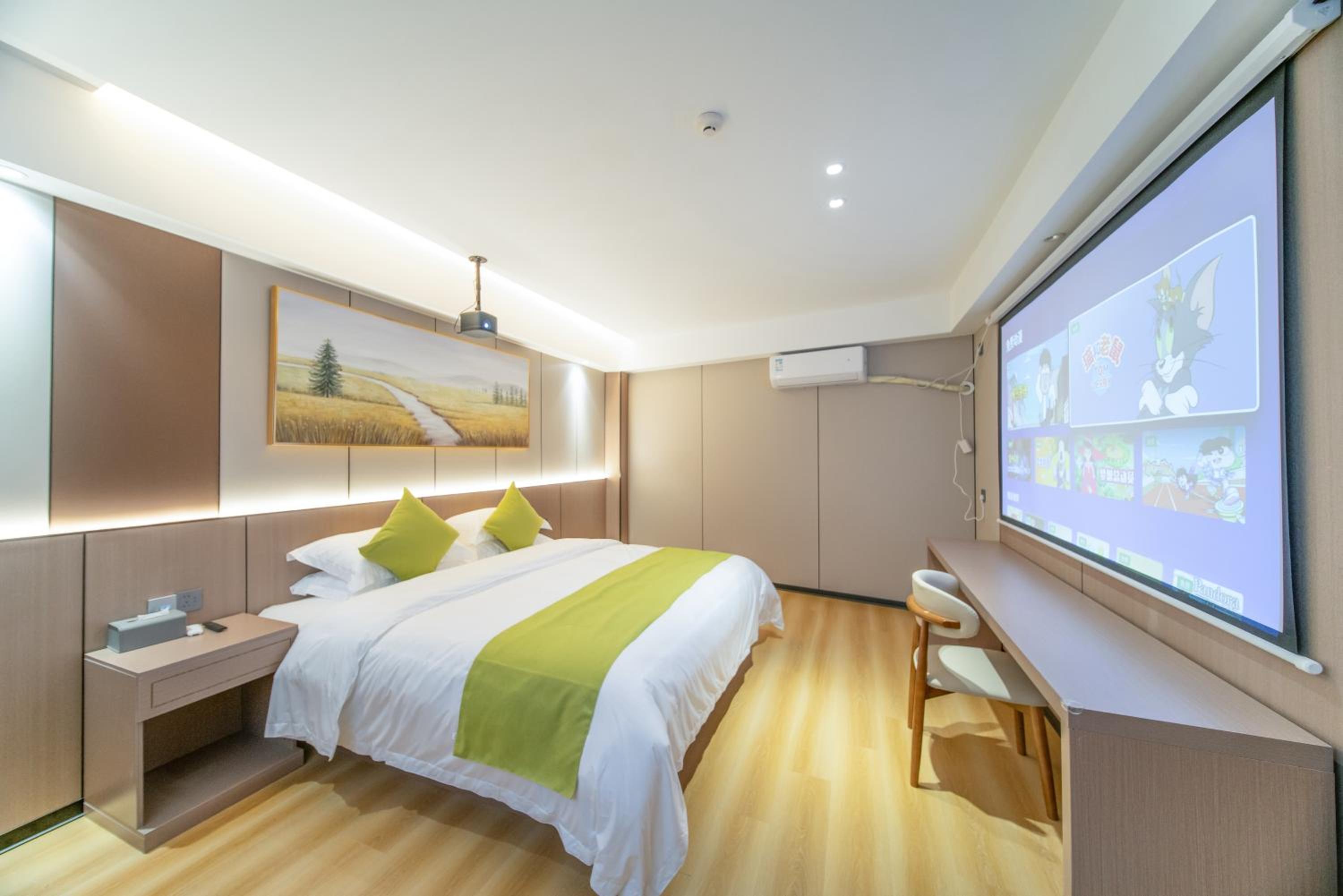 Deluxe Family Suite photo 3