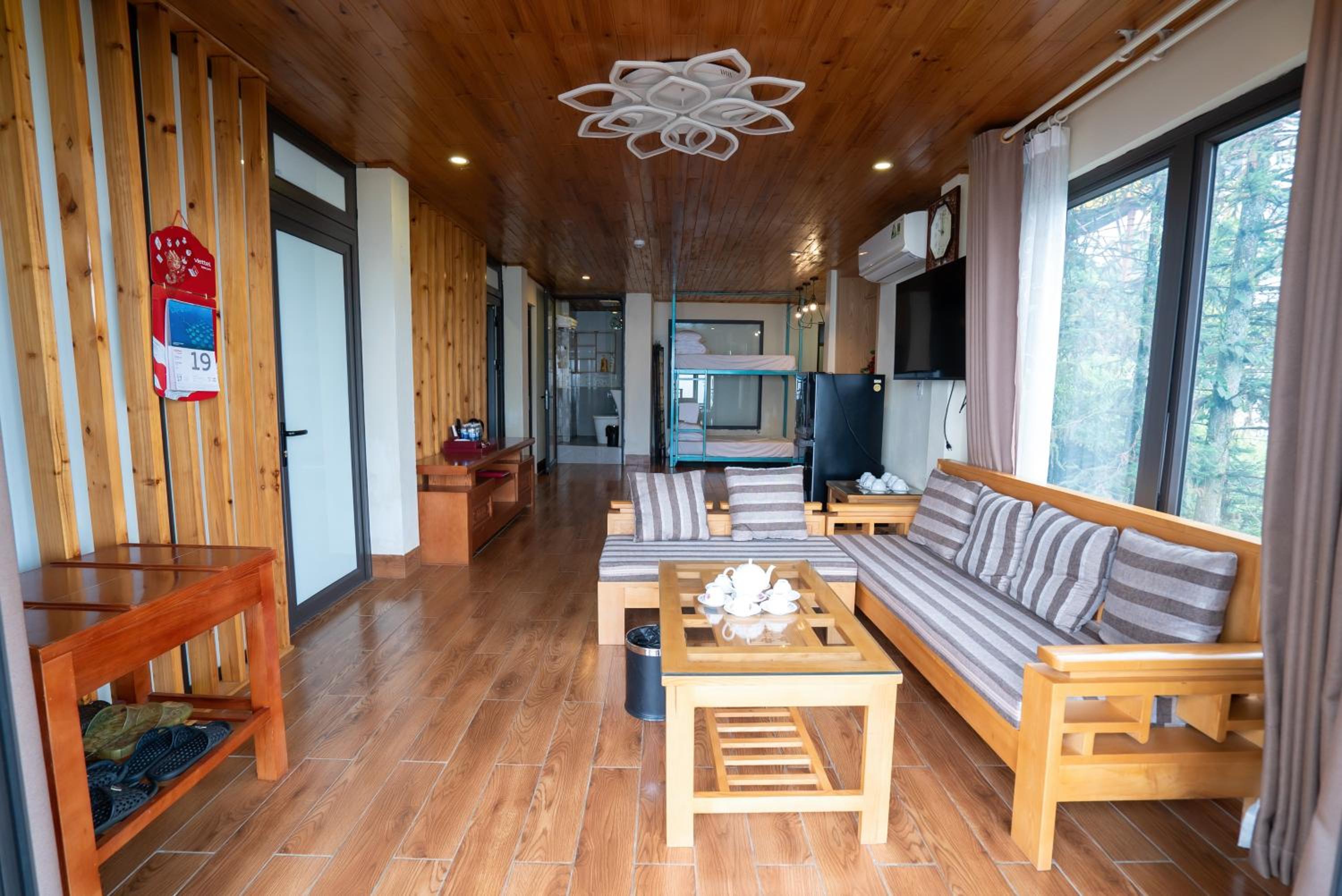 Three-Bedroom Apartment with Mountain View