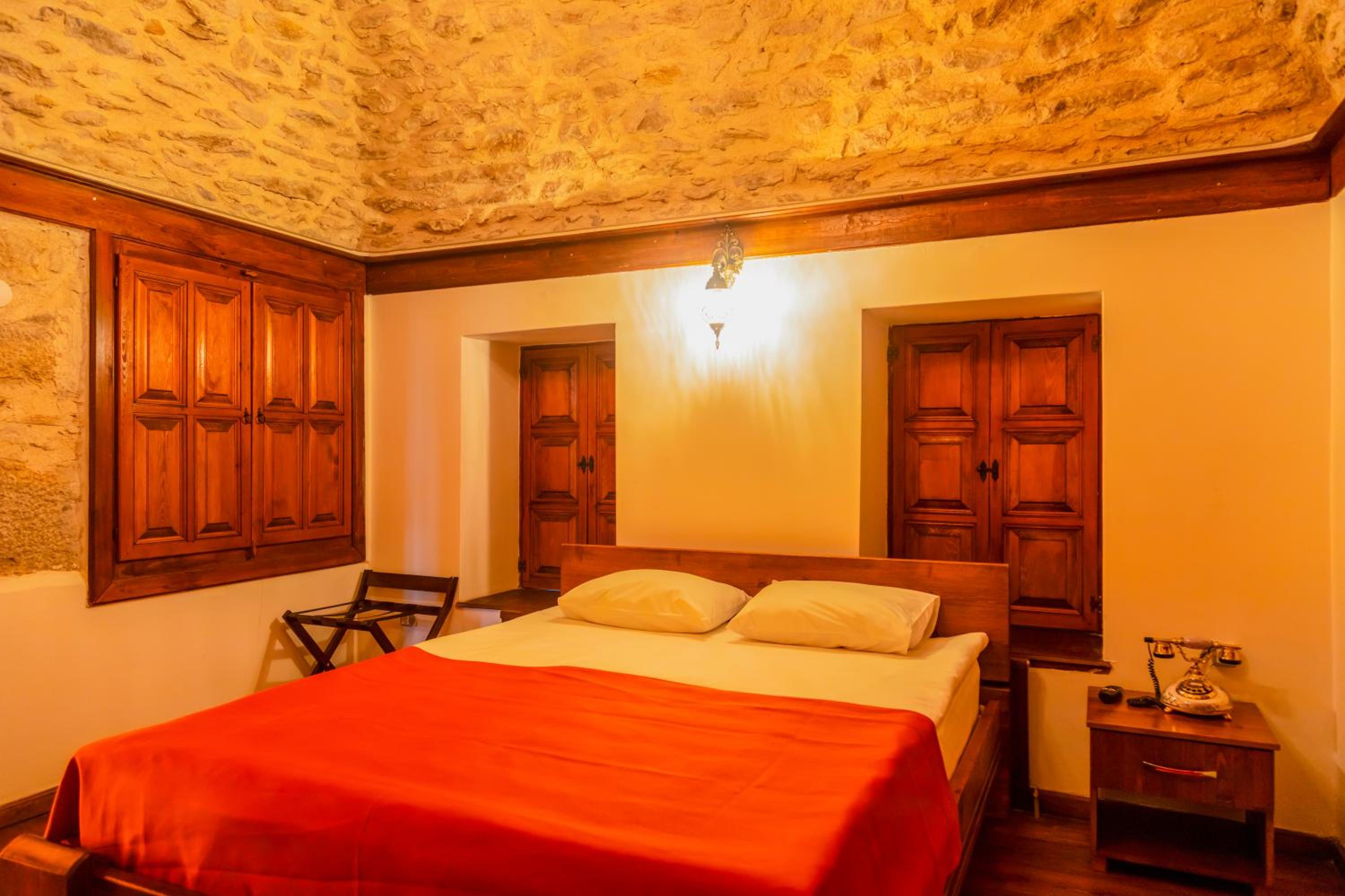 Large Double Room photo 3