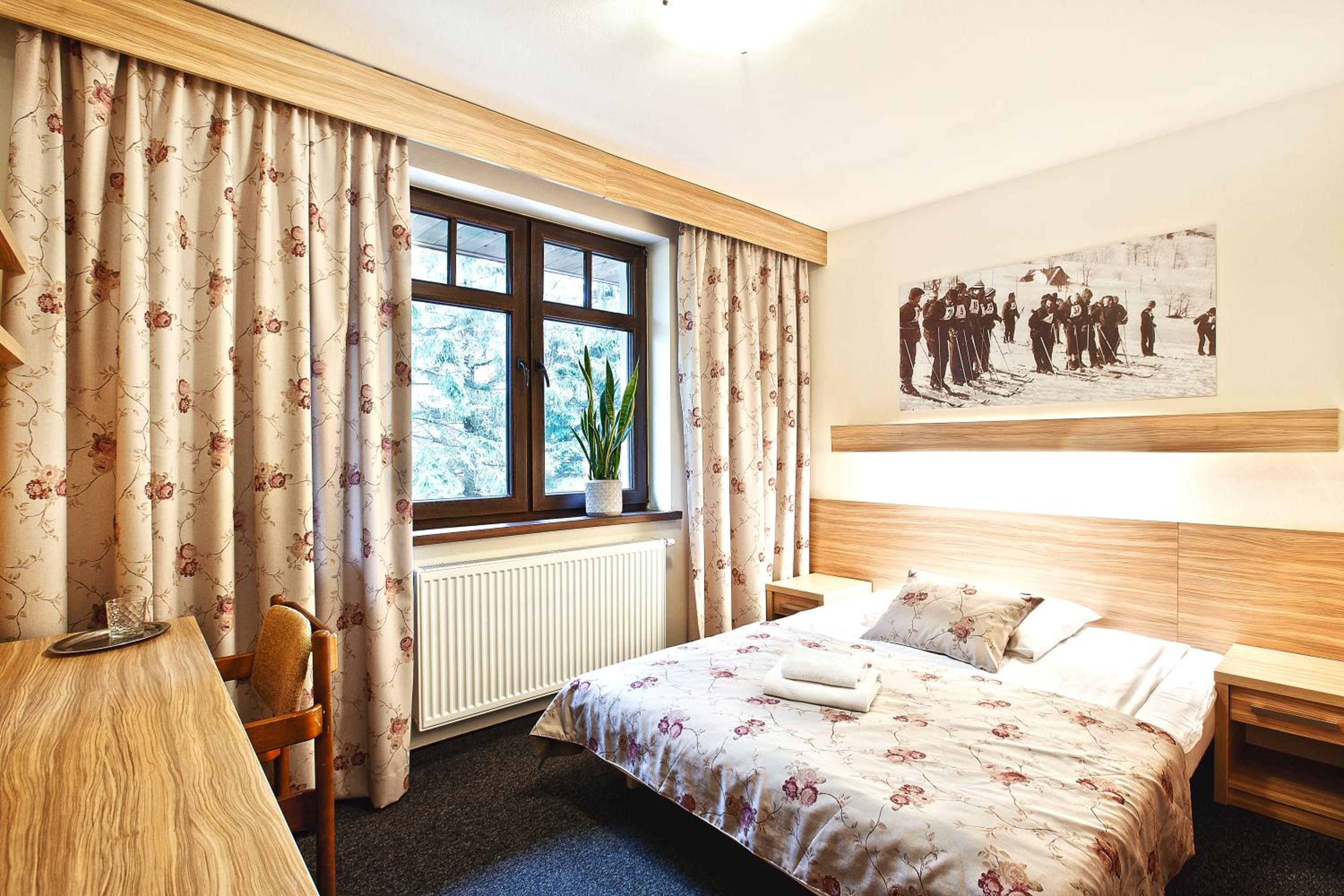 Twin Room - Photo 1