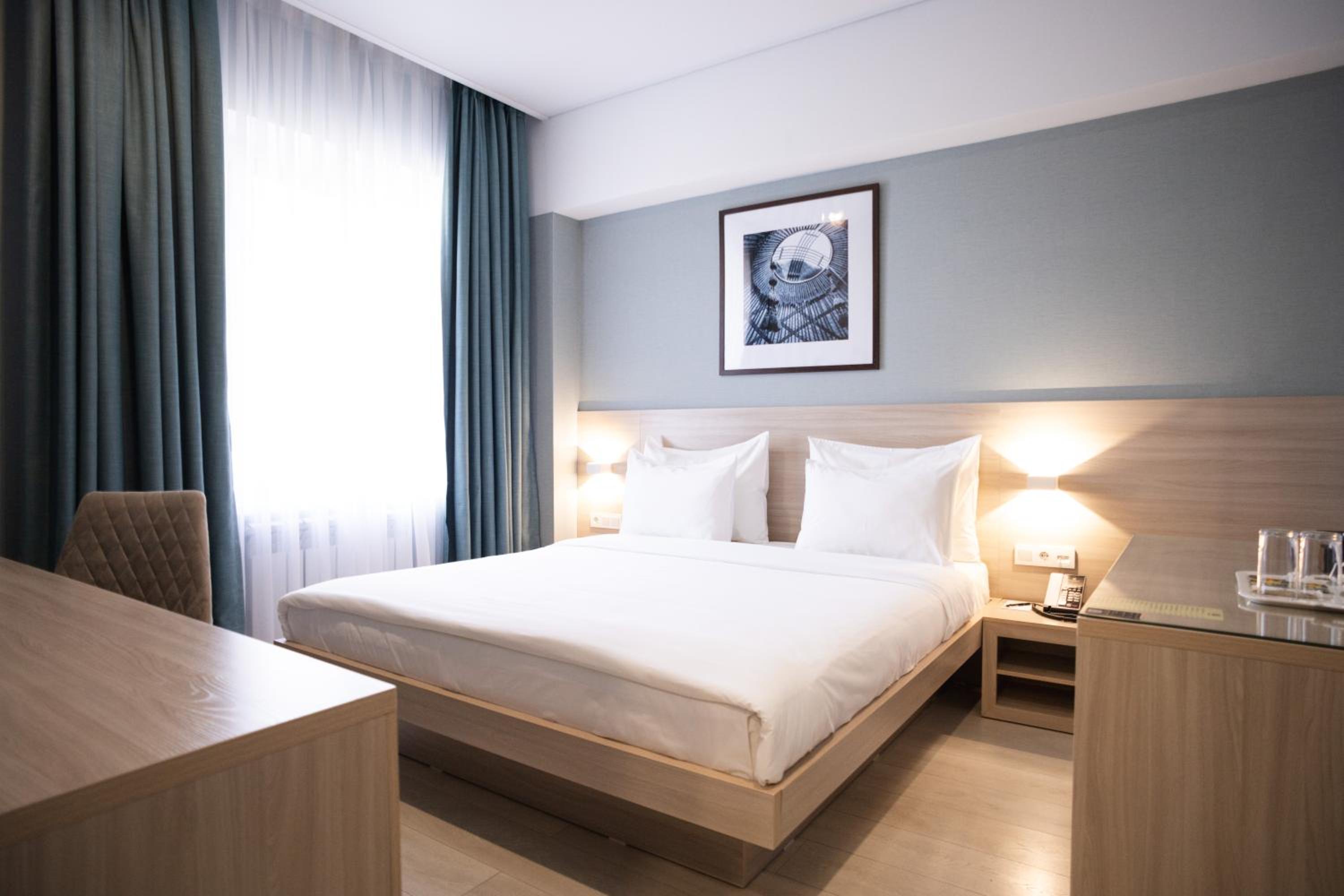 Standard King Room photo 1