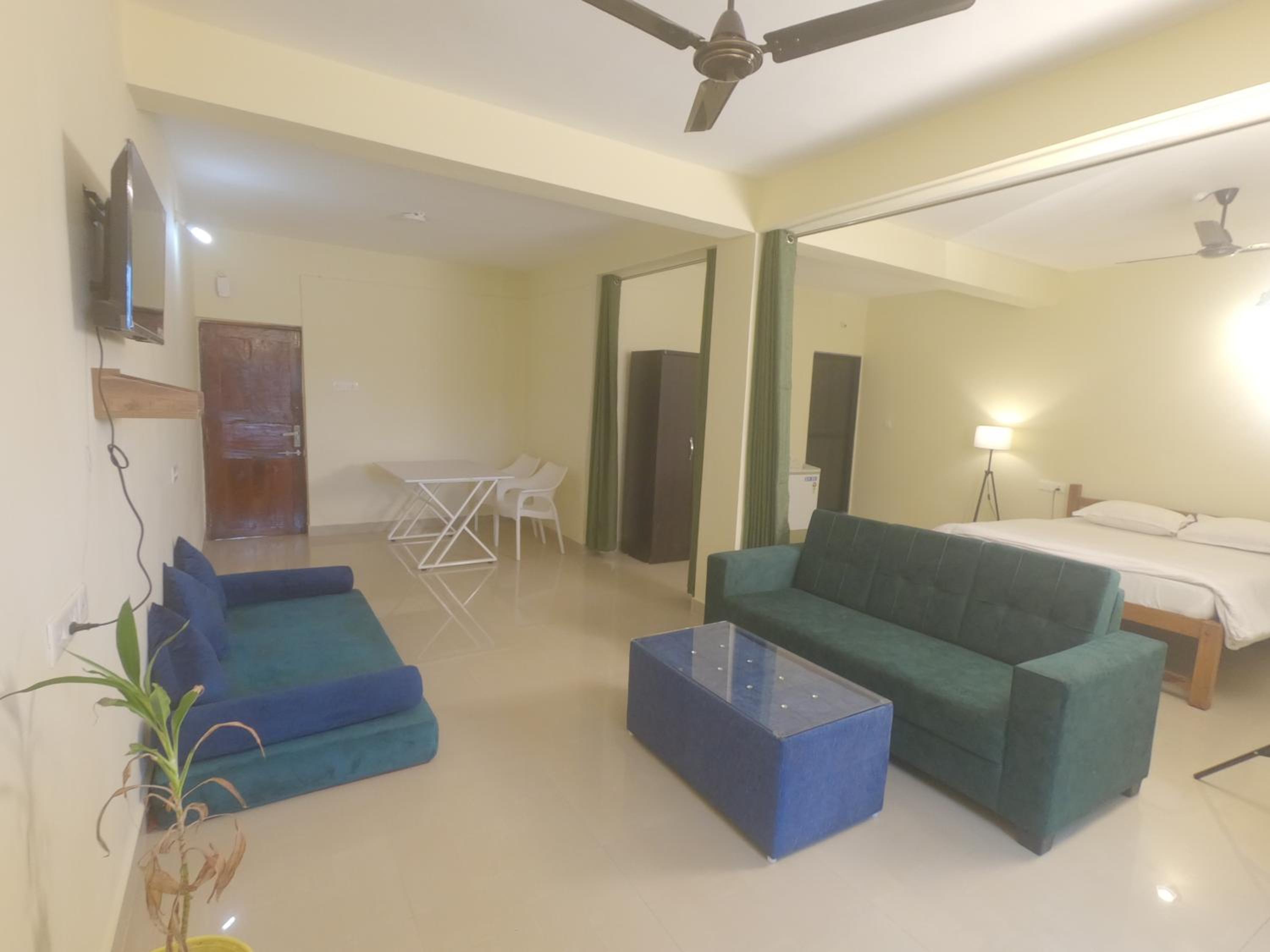 One-Bedroom Apartment - Photo 36