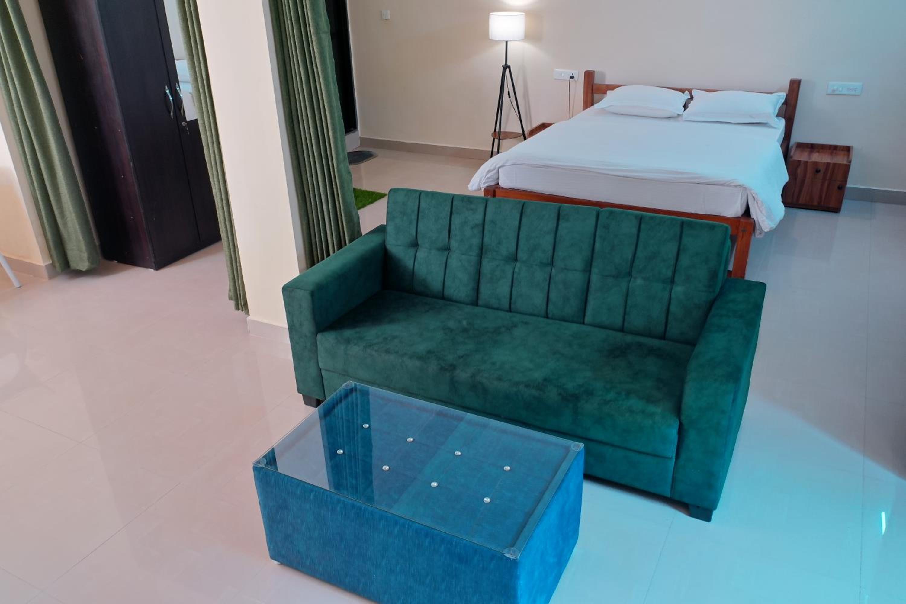 One-Bedroom Apartment - Photo 31