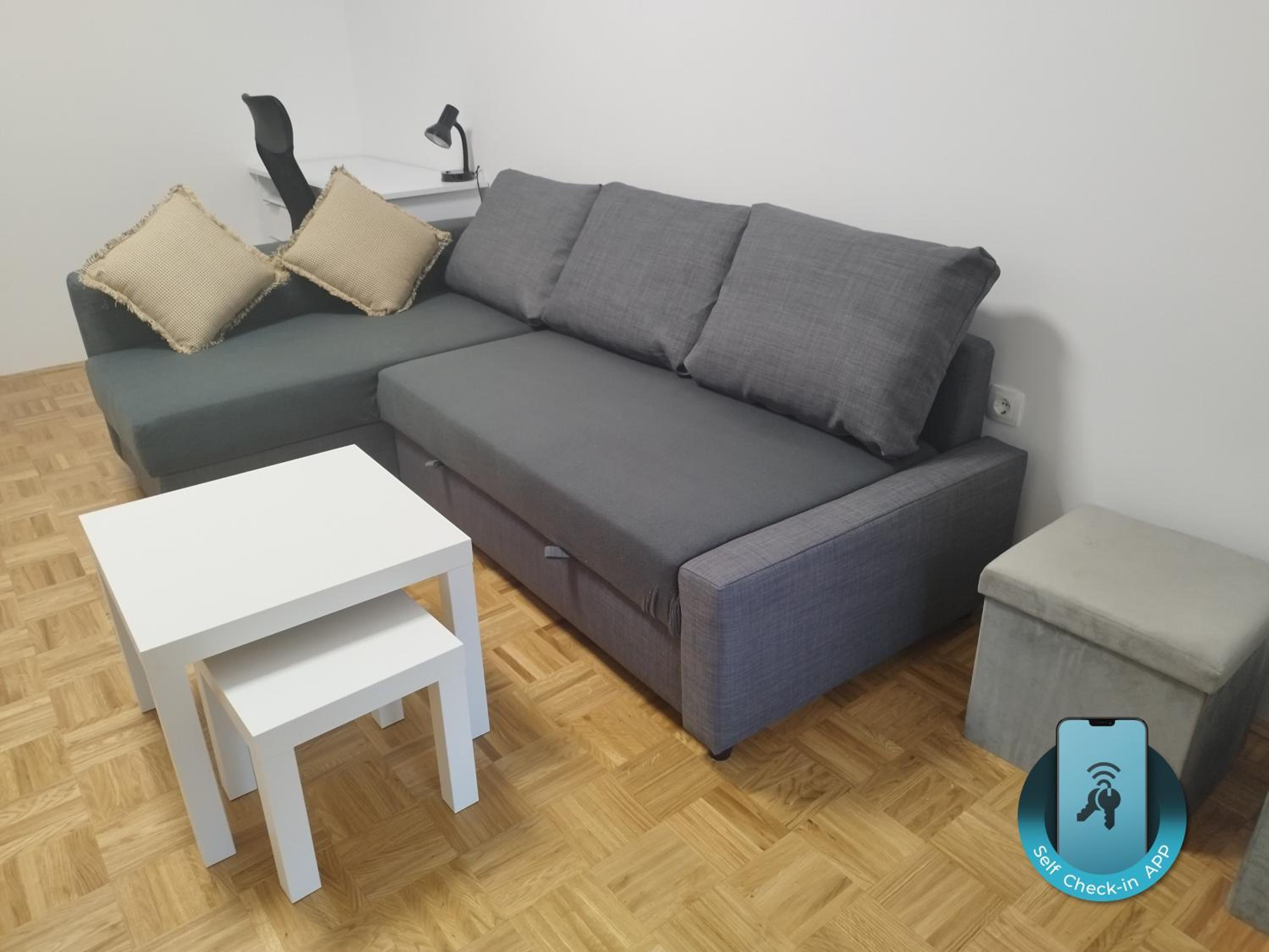 One-Bedroom Apartment photo 1