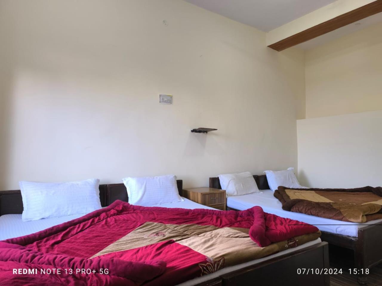 Deluxe Double Room (2 Adults + 1 Child)