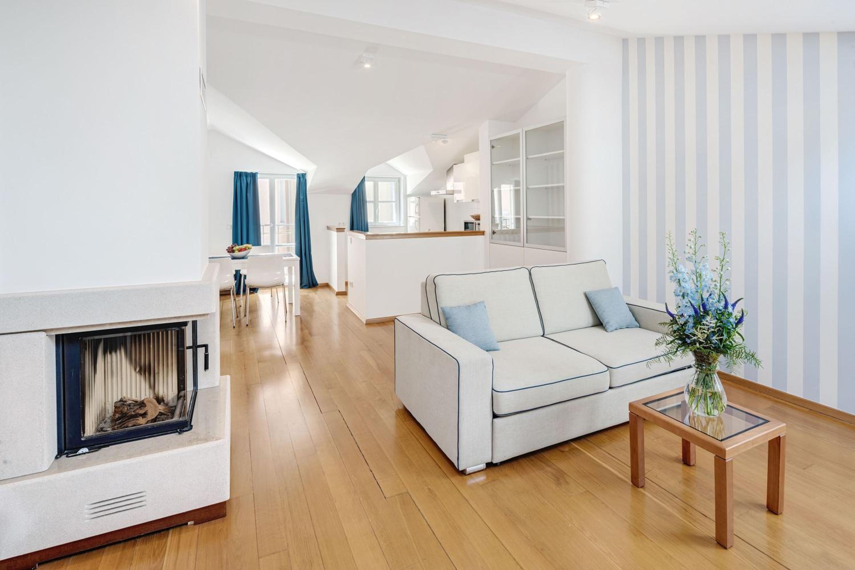 Superior Apartment for 2 + 2 Old town view
